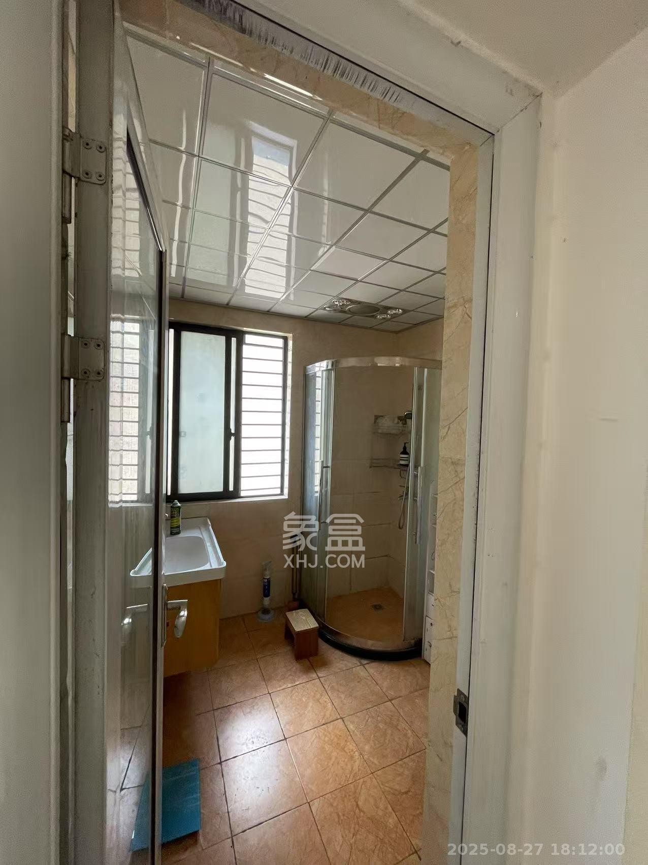 钰龙天下一期 3室2厅2卫 2800.0元/月 钰龙天下一期 3室2厅2卫 2800.0元/月室内图