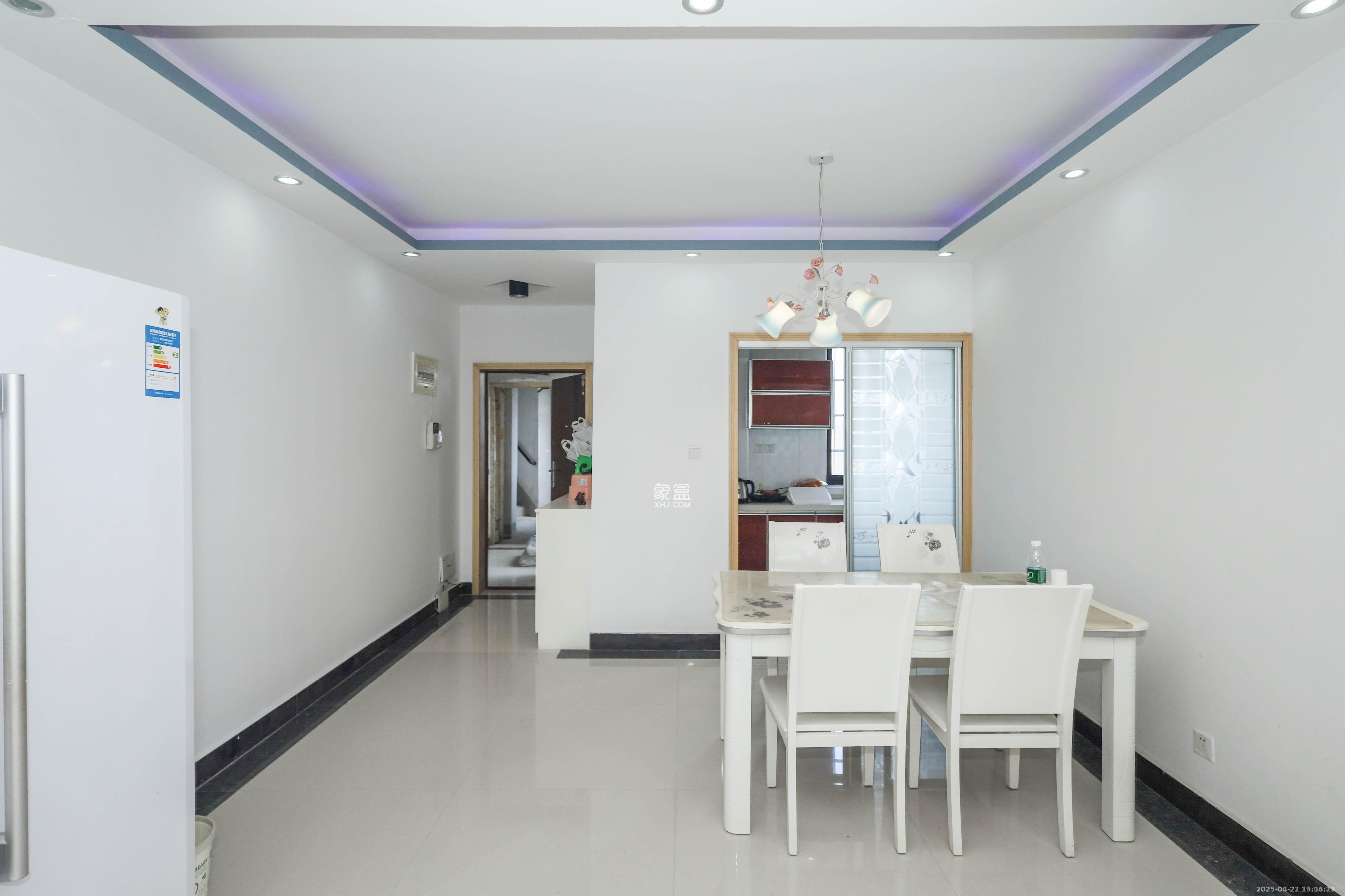 保利麓谷林语E区  1室2厅2卫    2500.0元/月室内图