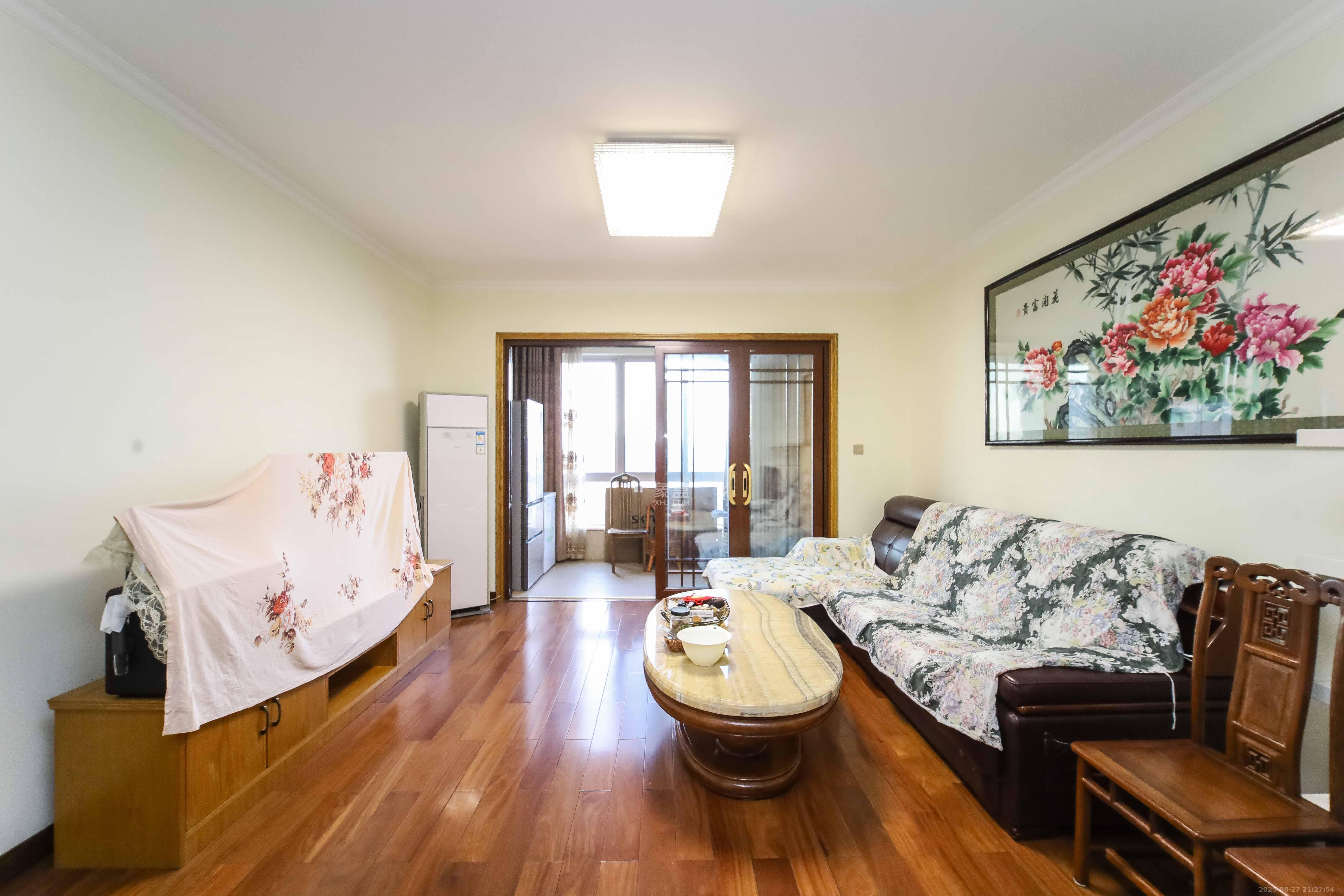 崇文阁(省教育厅宿舍) 4室2厅2卫 130.0万 崇文阁(省教育厅宿舍) 4室2厅2卫 130.0万客厅