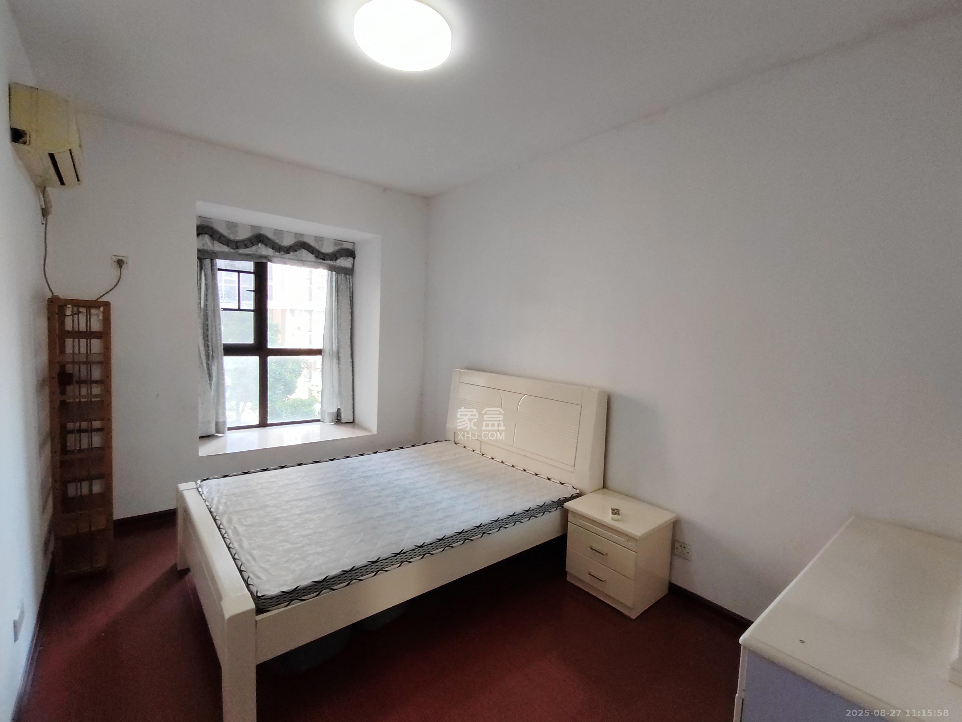 水岸世景  5室2厅2卫    2100.0元/月室内图