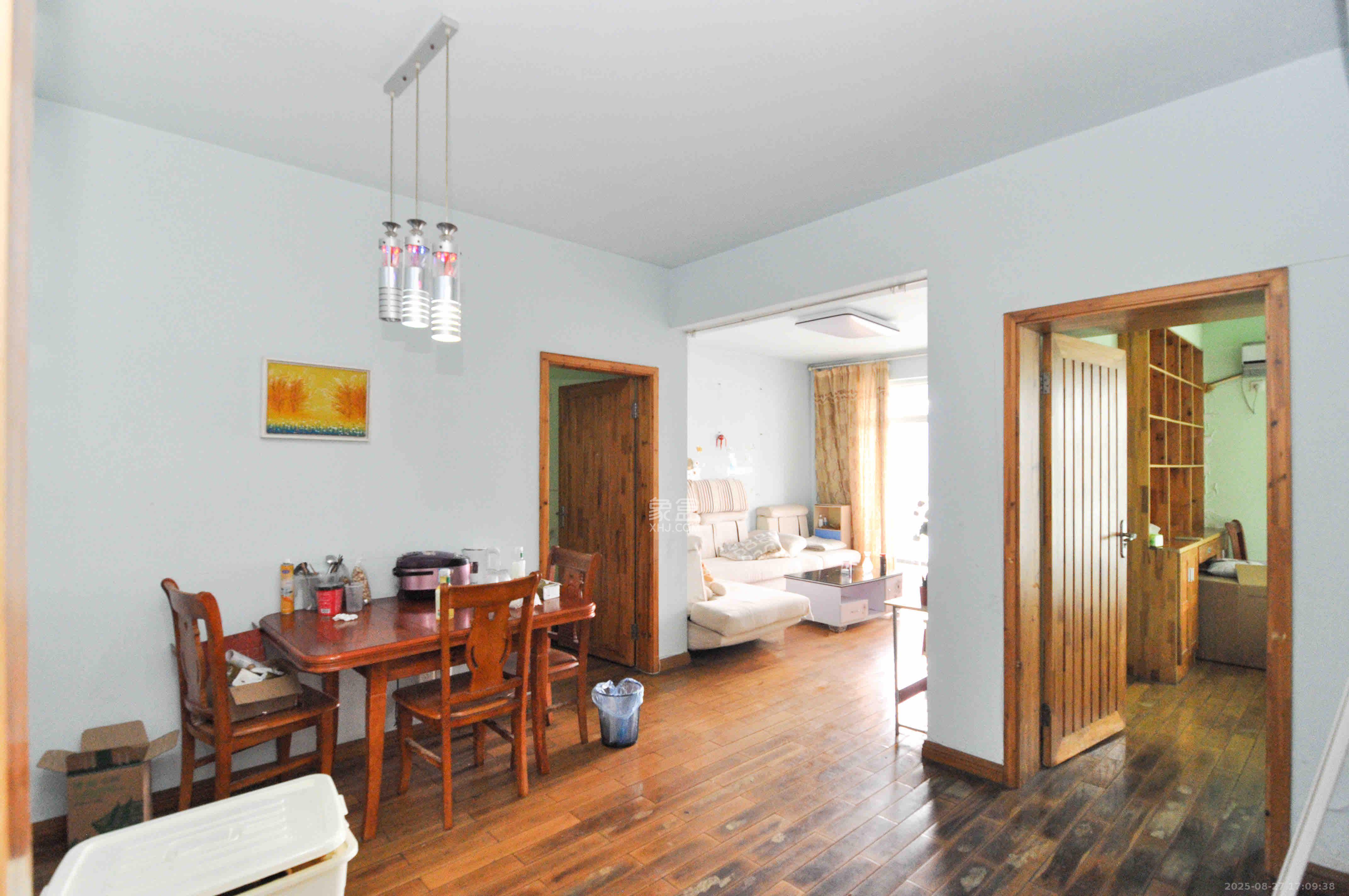 嘉逸名庭  2室2厅1卫    2400.0元/月 嘉逸名庭  2室2厅1卫    2400.0元/月室内图