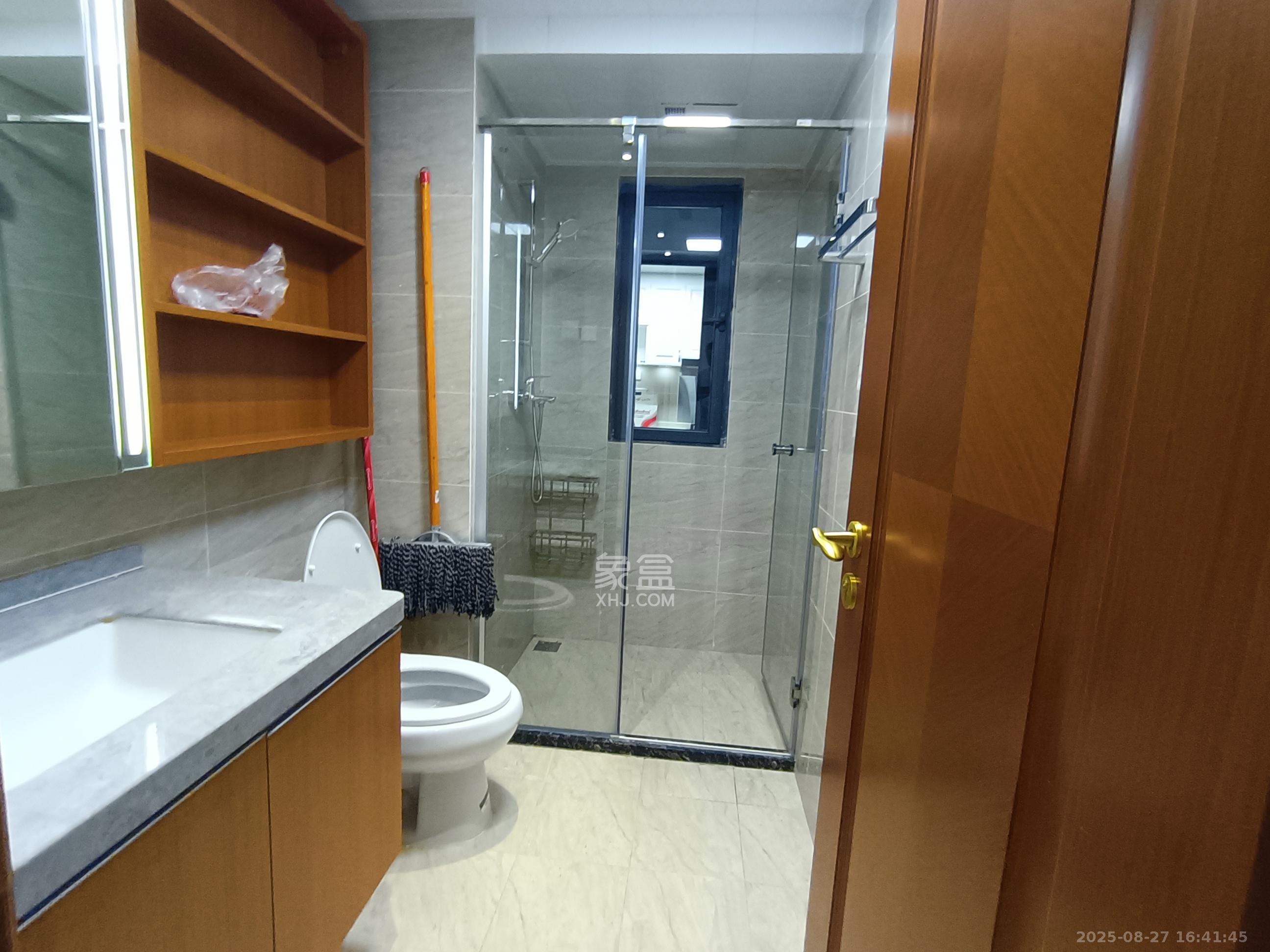 恒大御景半岛 3室2厅1卫 1500.0元/月 恒大御景半岛 3室2厅1卫 1500.0元/月室内图