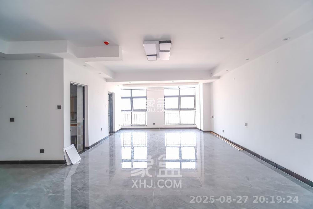 和悦城(蟠龙景苑)  1室1厅1卫    1700.0元/月室内图