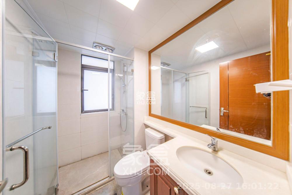 中海国际五期  3室2厅2卫    2100.0元/月 中海国际五期  3室2厅2卫    2100.0元/月室内图