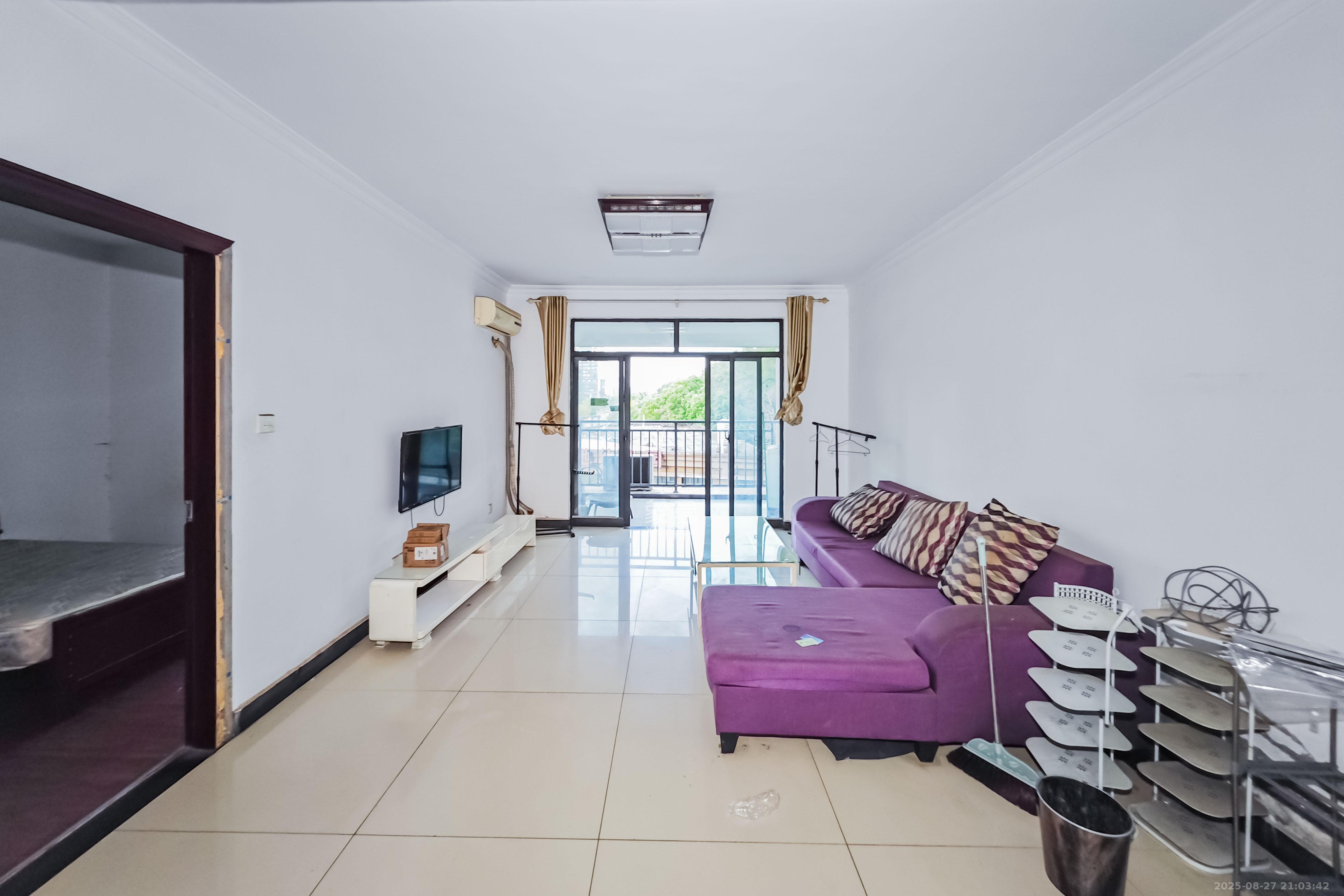 优山美地  3室2厅2卫    95.0万 优山美地  3室2厅2卫    95.0万客厅