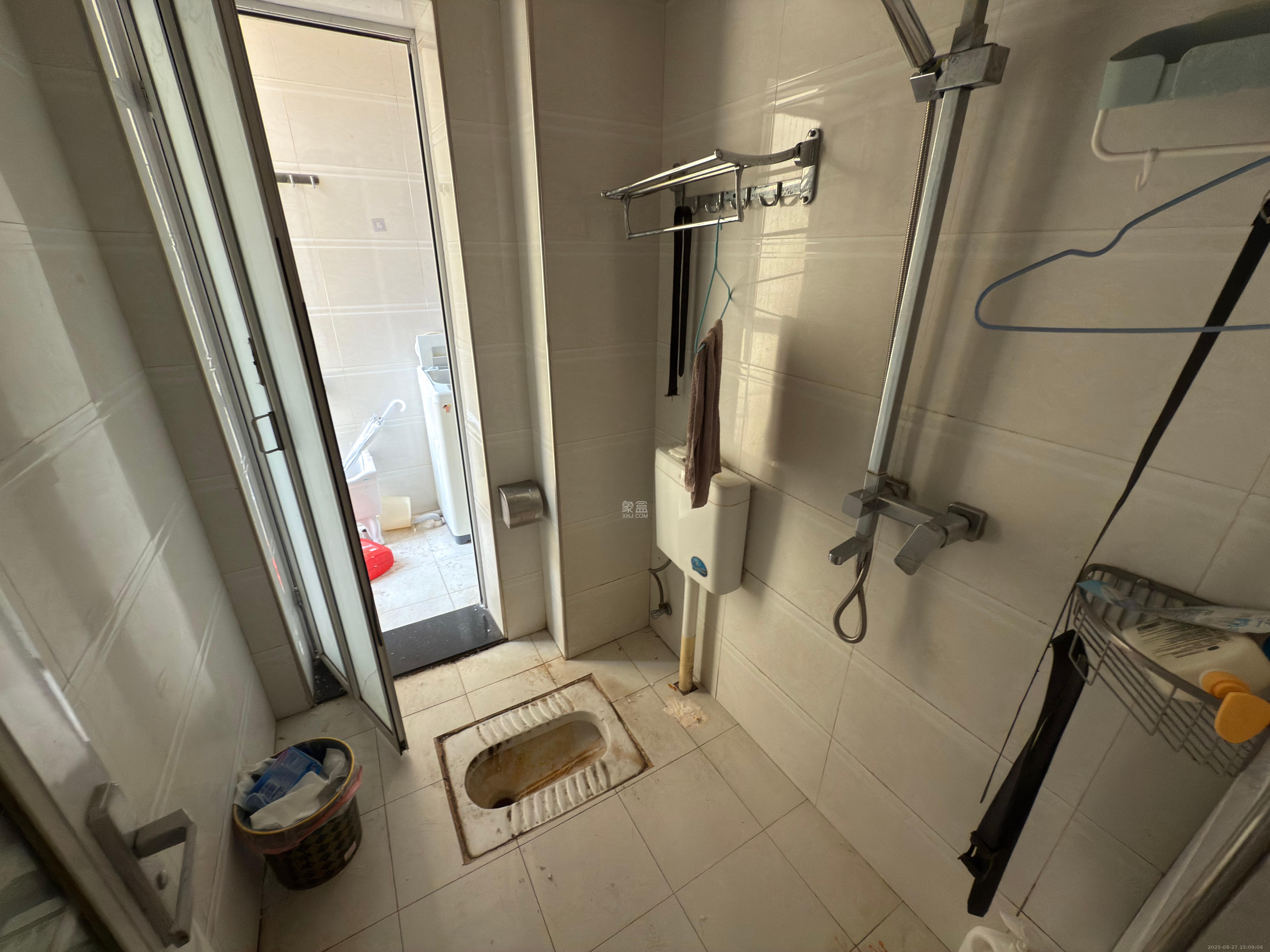 汇都公寓 3室1厅1卫 2500.0元/月 汇都公寓 3室1厅1卫 2500.0元/月室内图