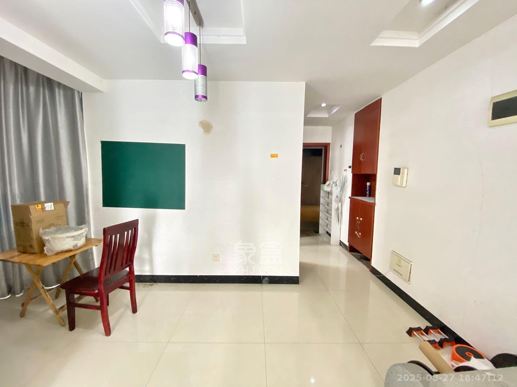 恒基凯旋门一二期  2室2厅1卫    1800.0元/月室内图