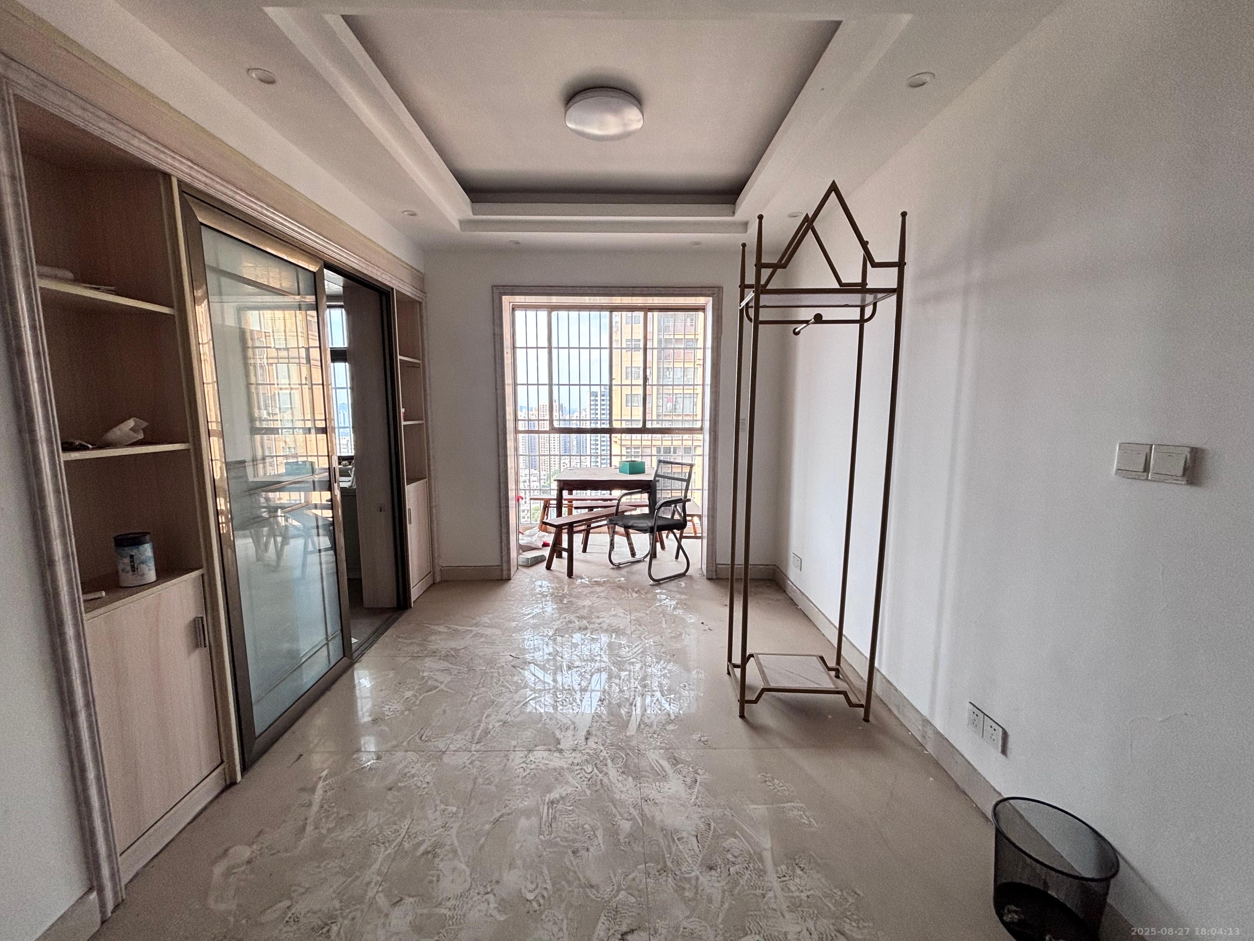 金路小区(杨柳村罗家冲) 4室2厅2卫 1900.0元/月 金路小区(杨柳村罗家冲) 4室2厅2卫 1900.0元/月室内图