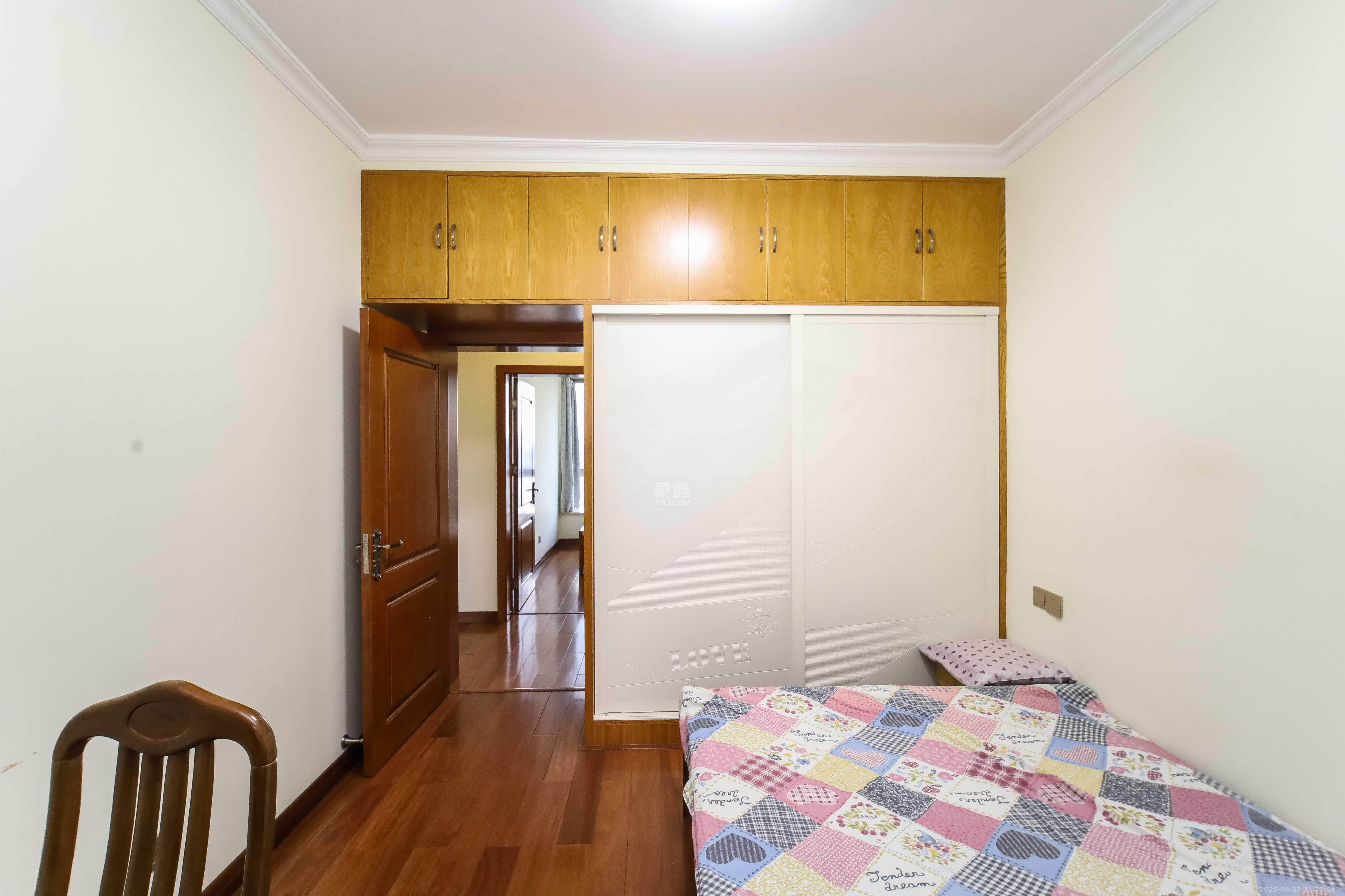 崇文阁(省教育厅宿舍) 4室2厅2卫 130.0万 崇文阁(省教育厅宿舍) 4室2厅2卫 130.0万卧室