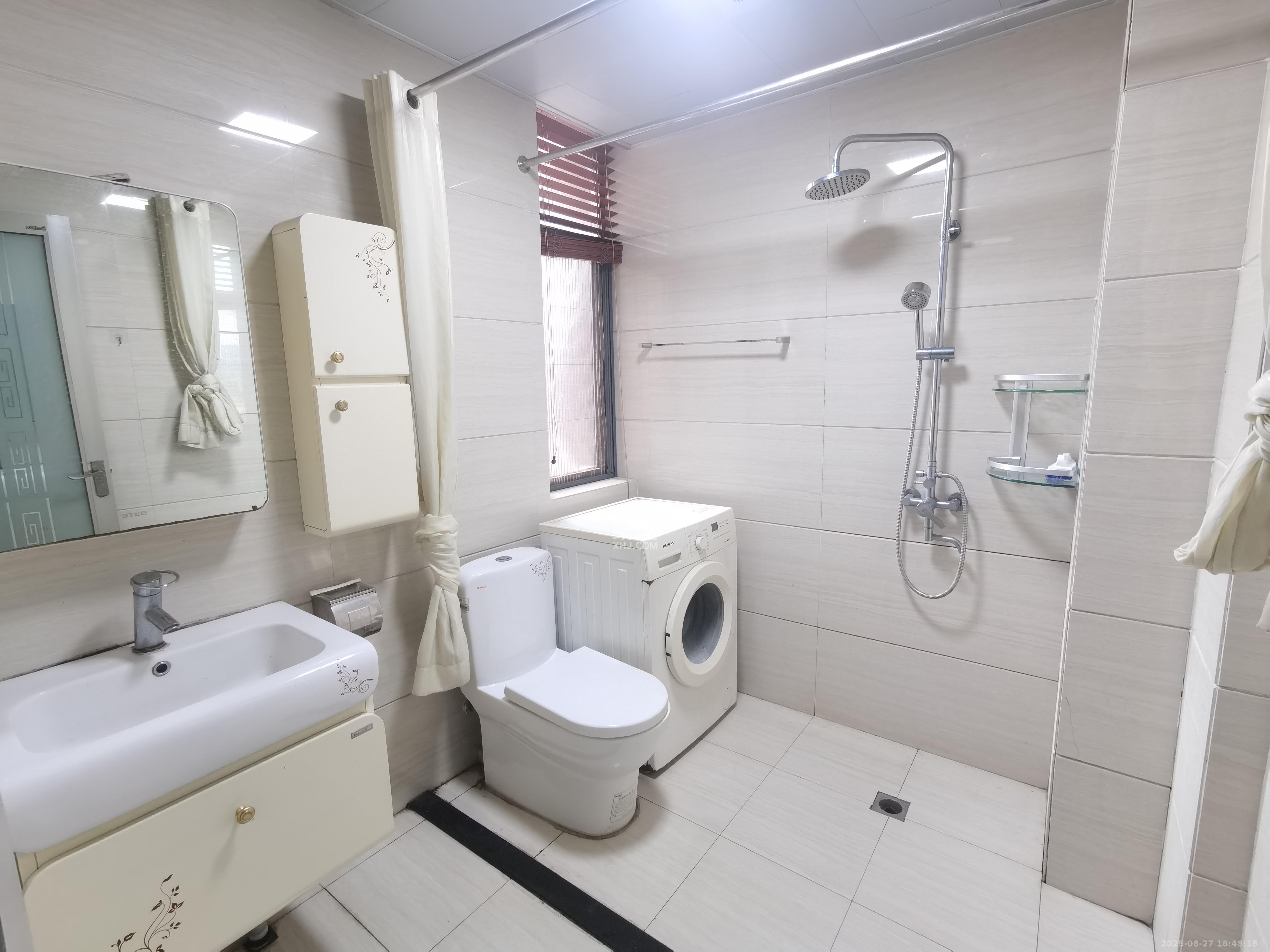 纳帕溪谷 3室2厅2卫 1600.0元/月 纳帕溪谷 3室2厅2卫 1600.0元/月室内图