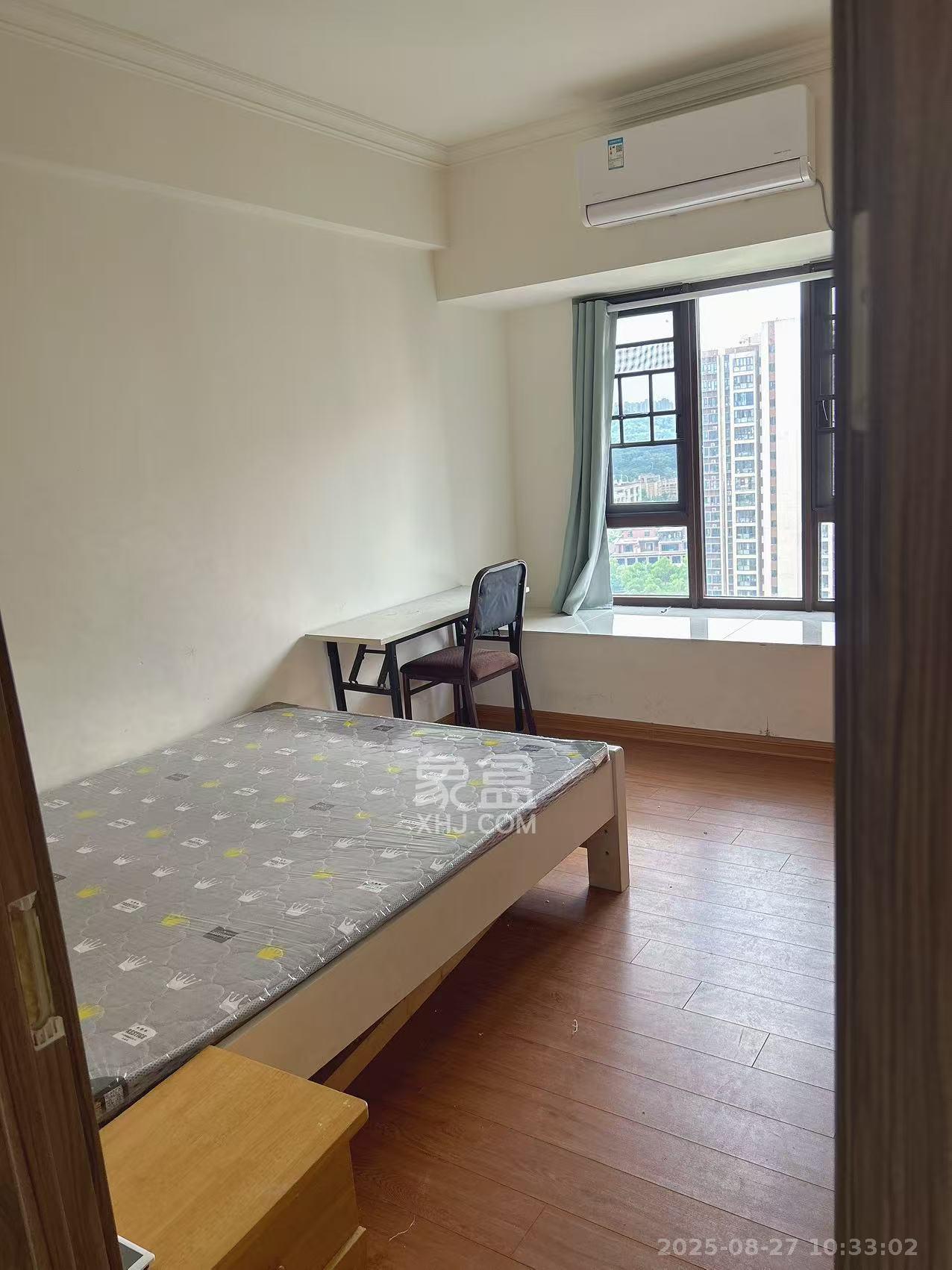 碧桂园高尔夫花园  4室2厅2卫    2400.0元/月 碧桂园高尔夫花园  4室2厅2卫    2400.0元/月室内图1