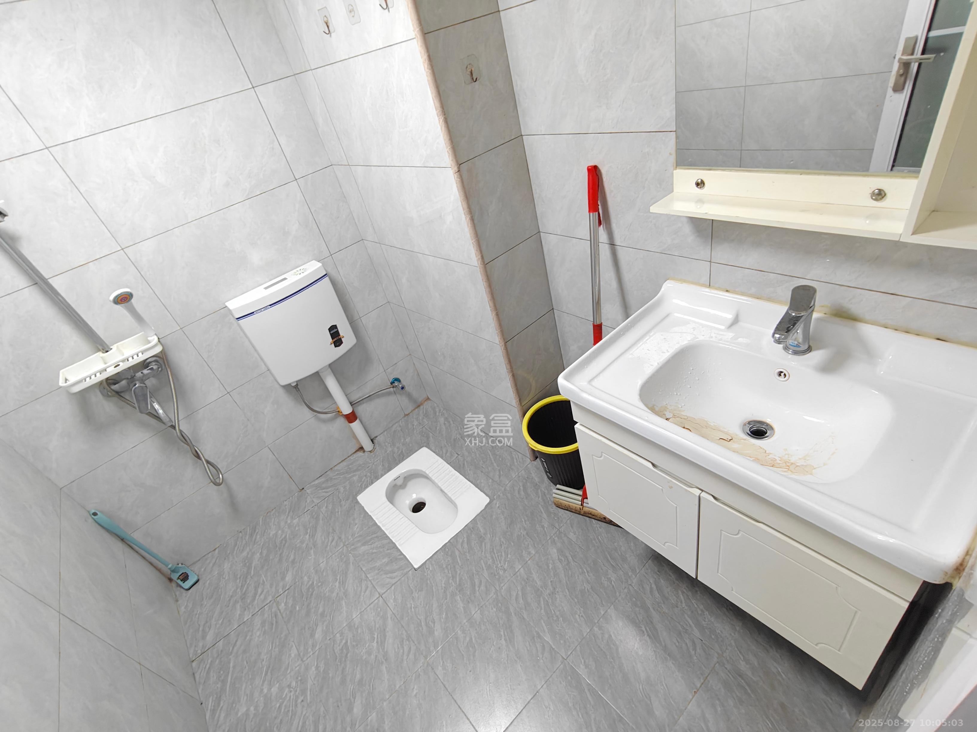 鹏程府  1室1厅1卫    1700.0元/月 鹏程府  1室1厅1卫    1700.0元/月室内图