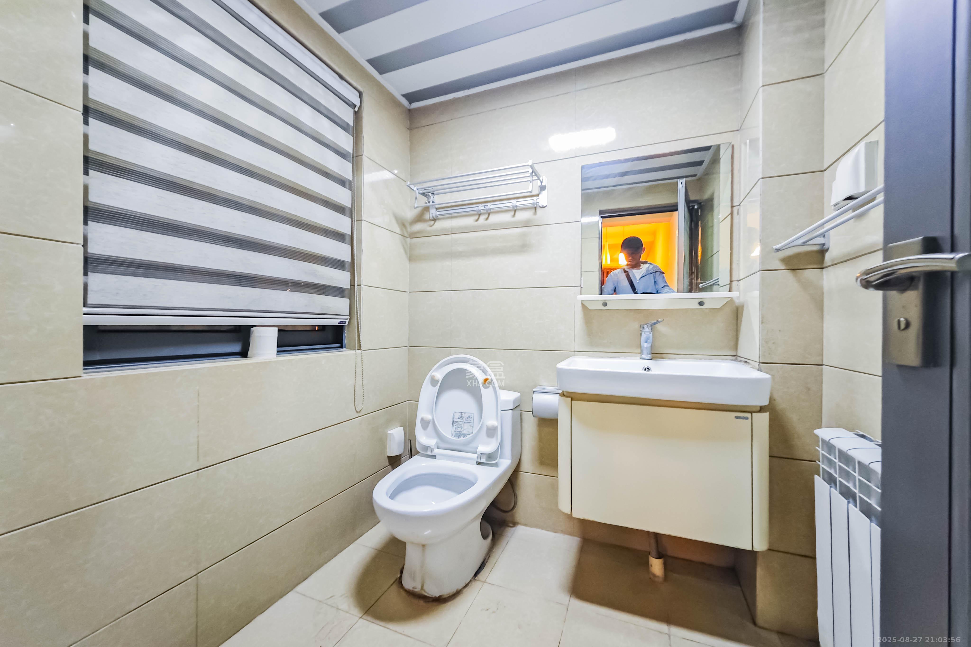 中城丽景香山园 2室2厅1卫 75.0万 中城丽景香山园 2室2厅1卫 75.0万卫生间