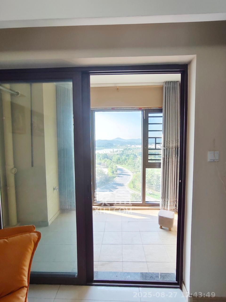 雅居乐依云小镇 2室2厅1卫 45.8万 雅居乐依云小镇 2室2厅1卫 45.8万阳台