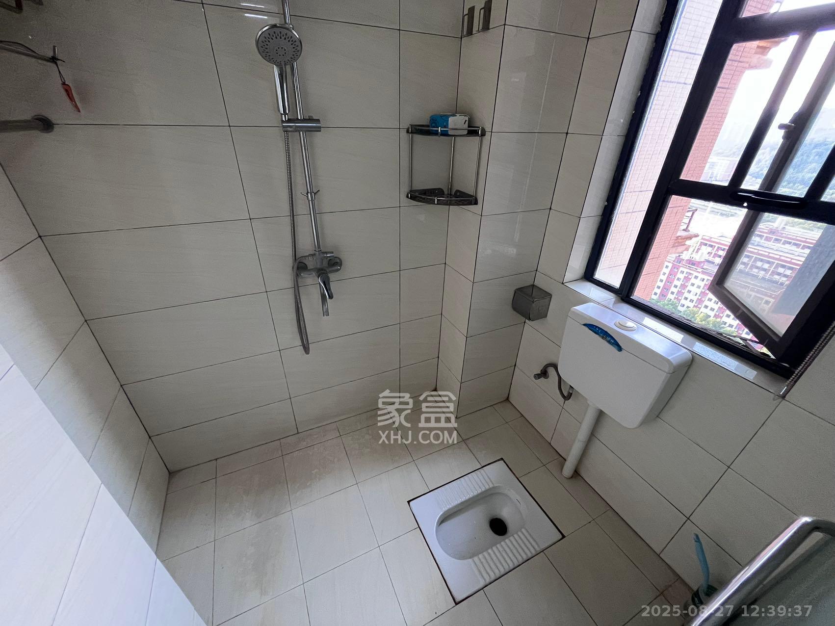 邦盛水岸御园  3室2厅2卫    2200.0元/月室内图