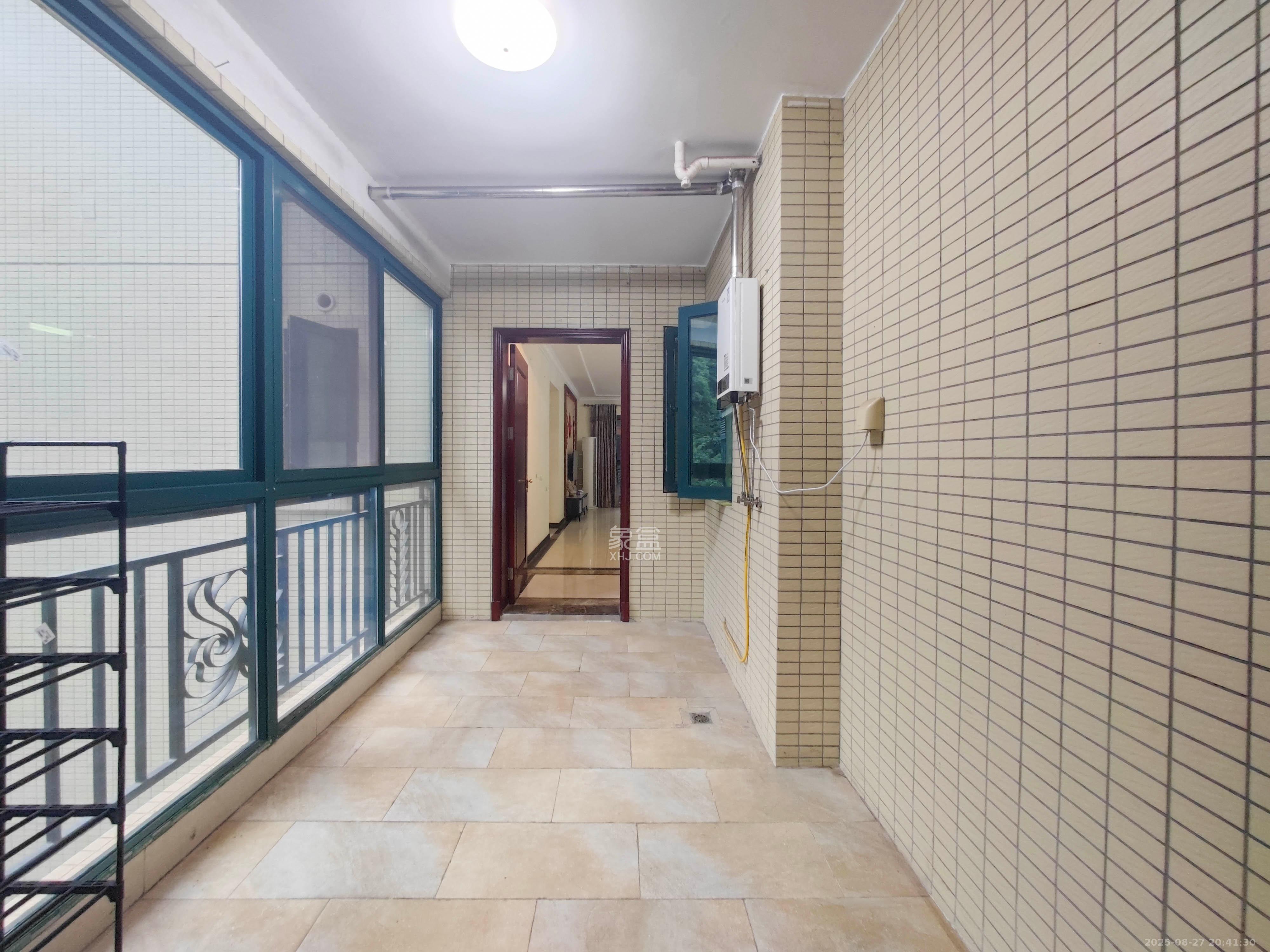 恒大城  3室2厅2卫    96.0万 恒大城  3室2厅2卫    96.0万阳台