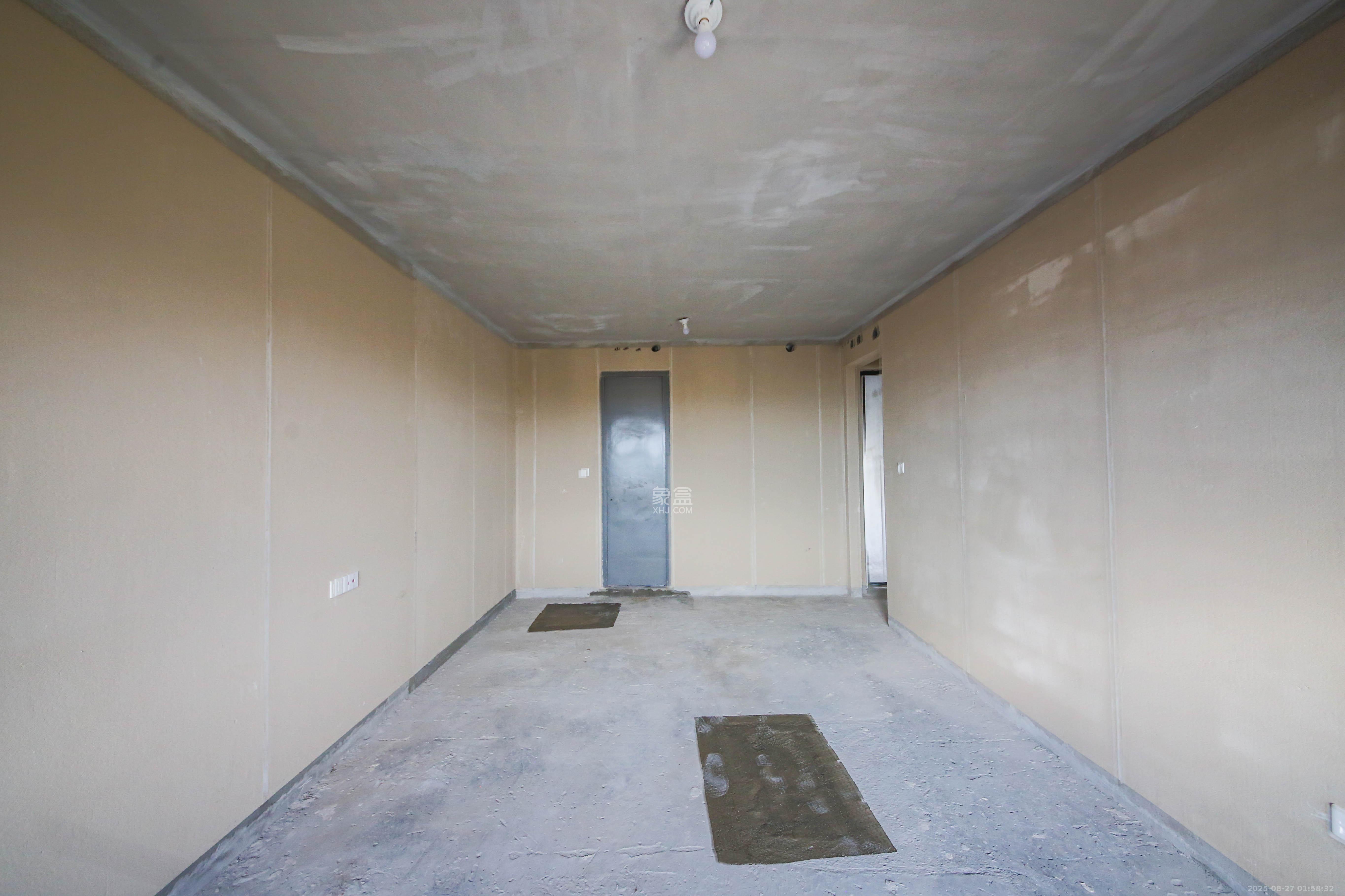 龙湖云河颂  4室2厅3卫    265.0万 龙湖云河颂  4室2厅3卫    265.0万卧室