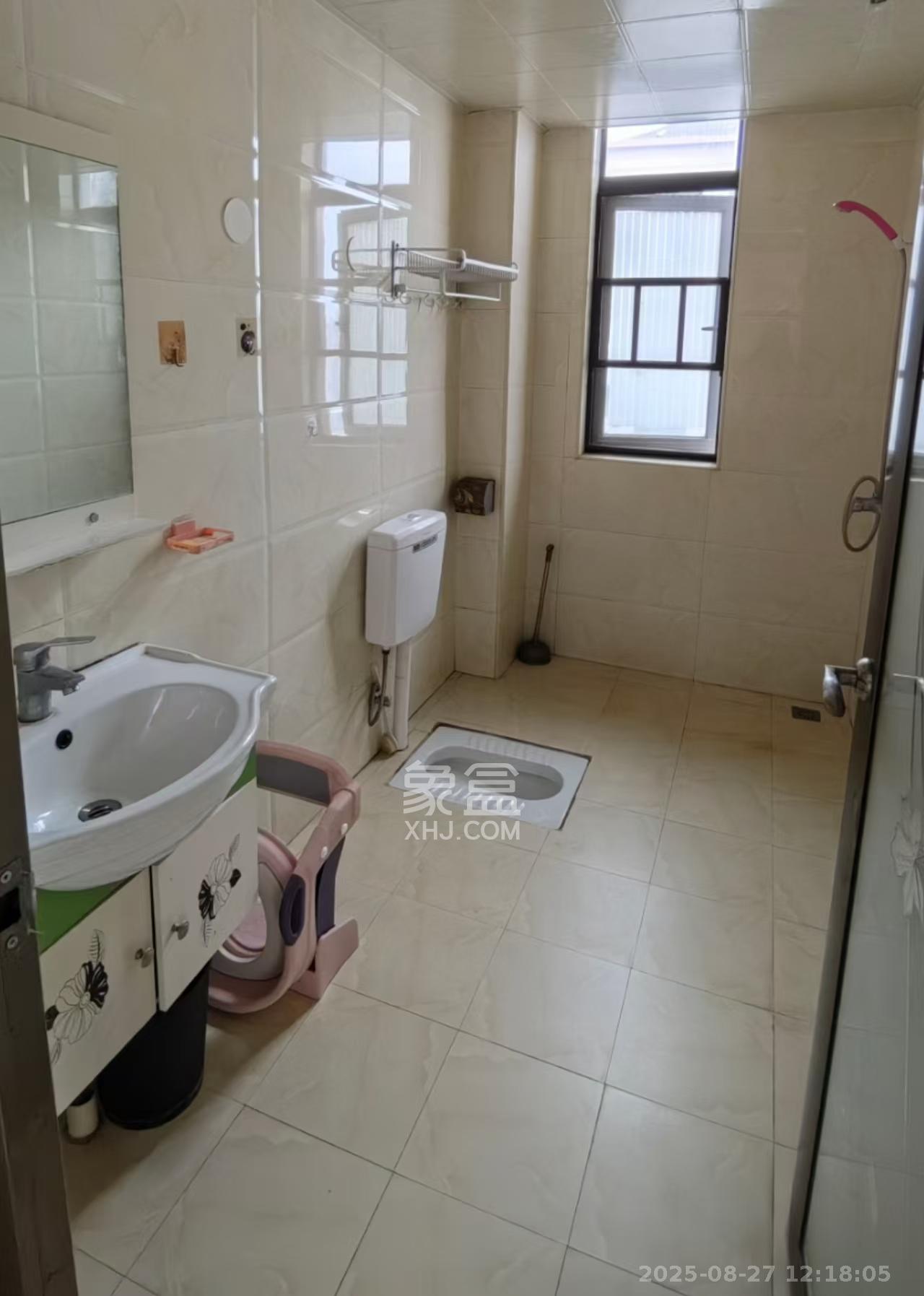 珠江东方明珠（新地东方明珠）三期  3室2厅1卫    1600.0元/月室内图