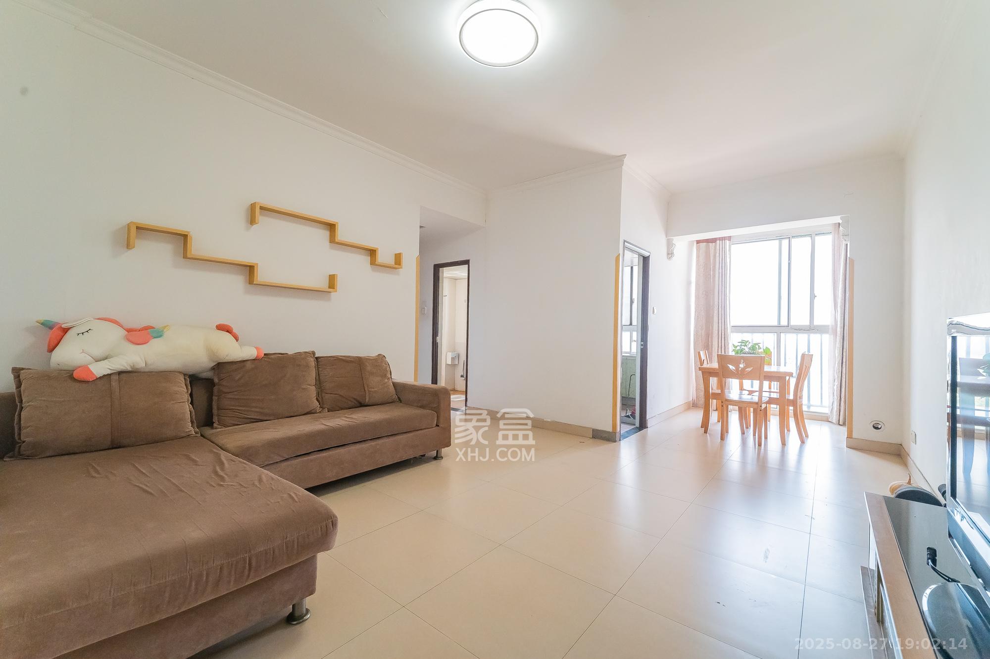 开源鑫景  4室2厅2卫    98.0万 开源鑫景  4室2厅2卫    98.0万客厅