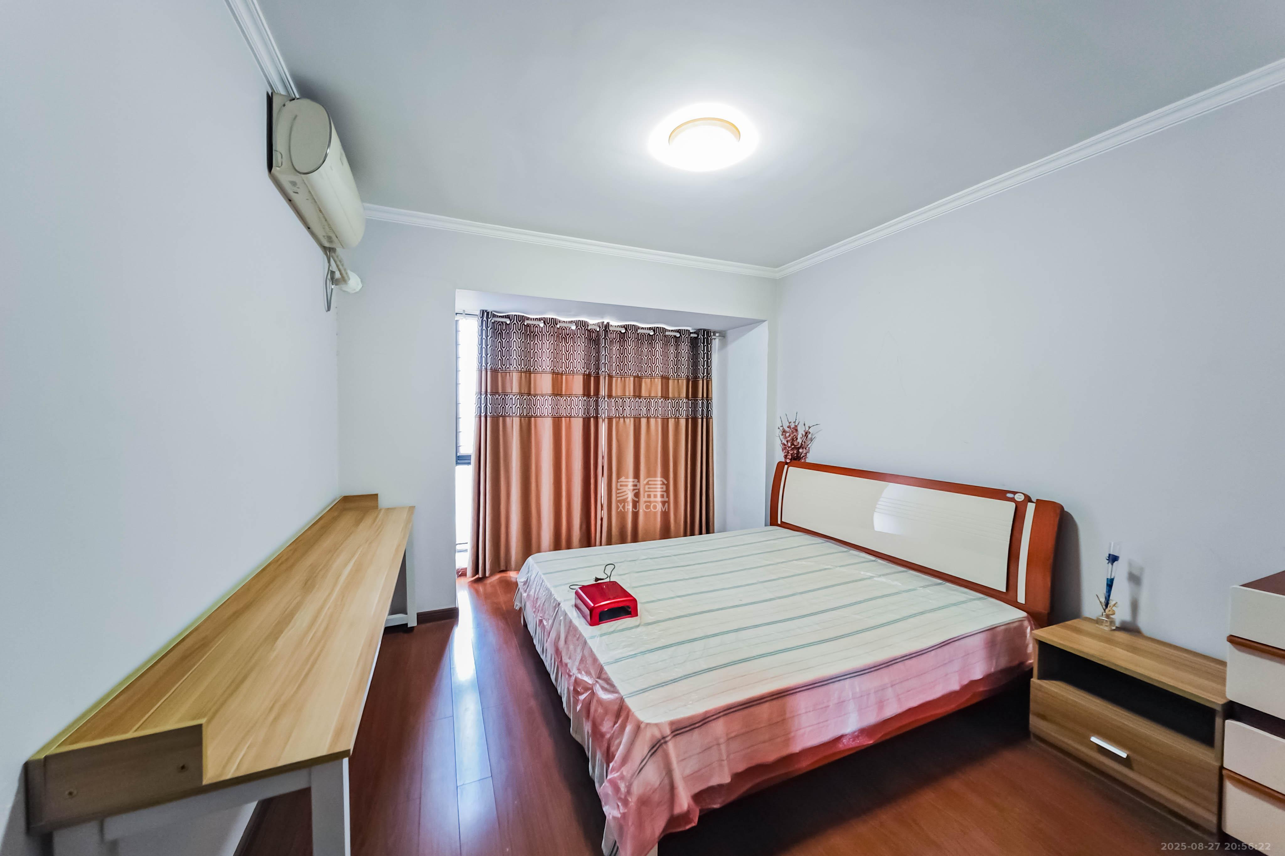 万科金域华府三四期  4室2厅2卫    113.0万 万科金域华府三四期  4室2厅2卫    113.0万卧室