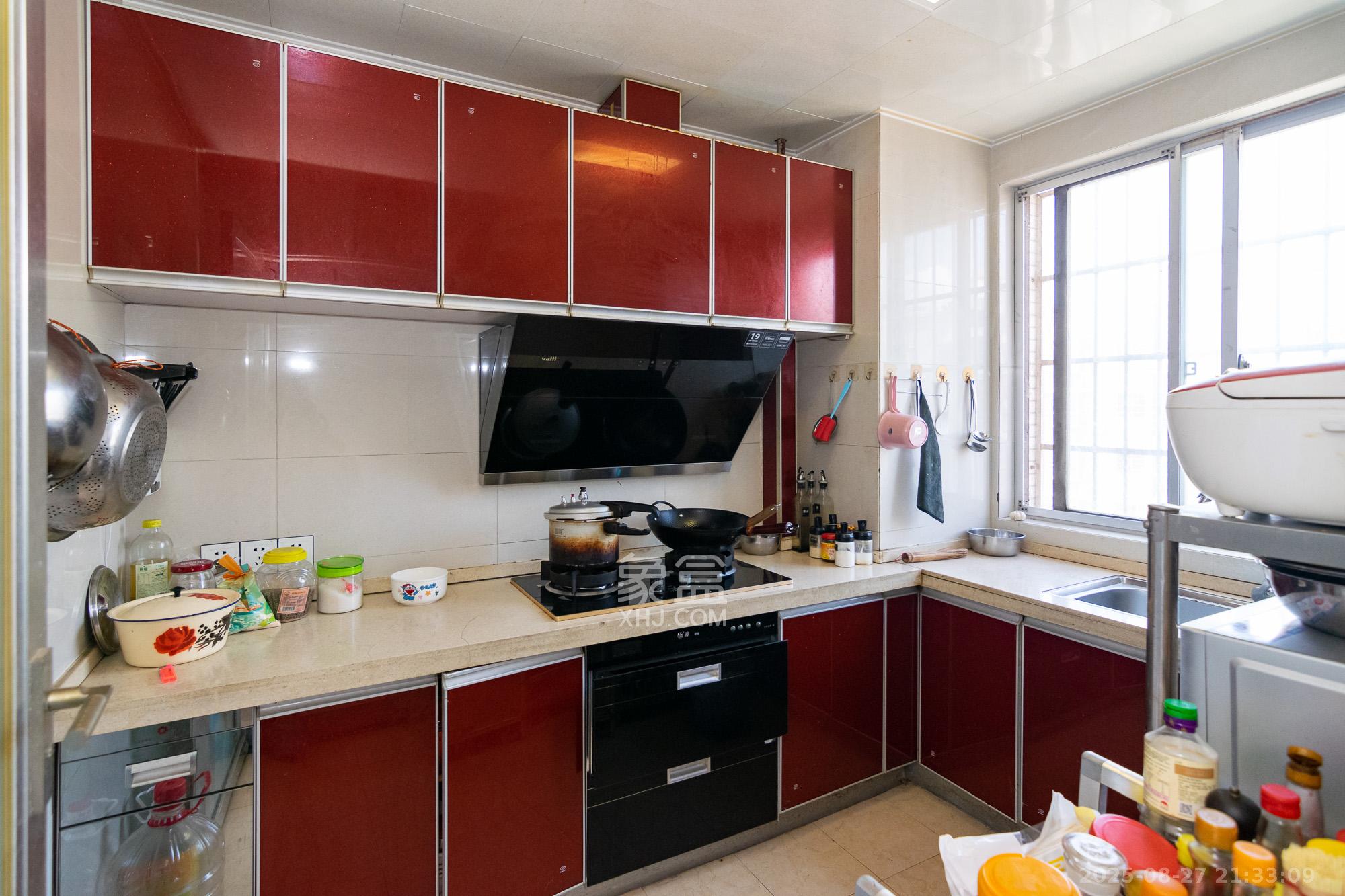 上居一品 4室2厅2卫 52.8万 上居一品 4室2厅2卫 52.8万厨房