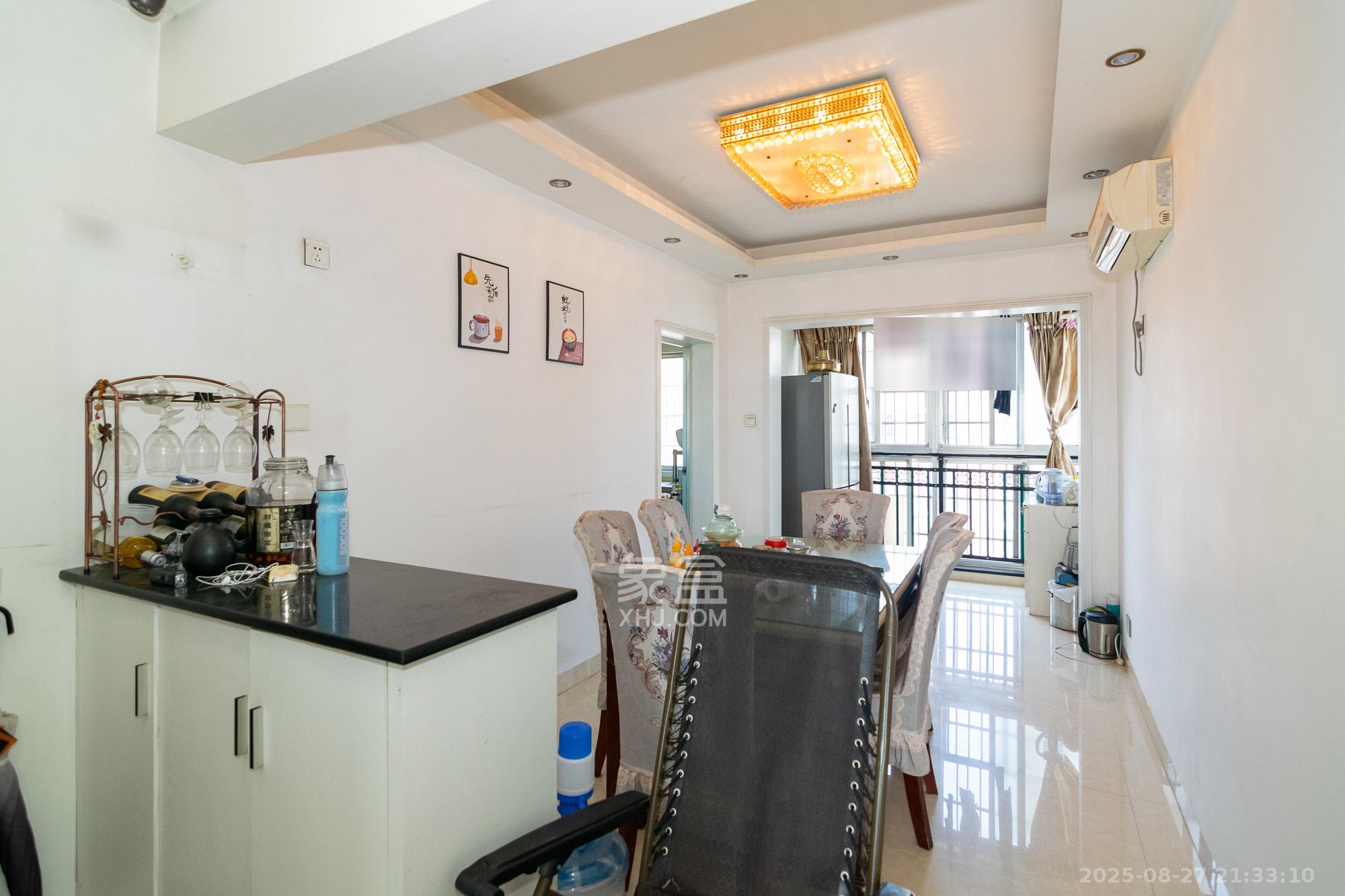 上居一品 4室2厅2卫 52.8万 上居一品 4室2厅2卫 52.8万客厅