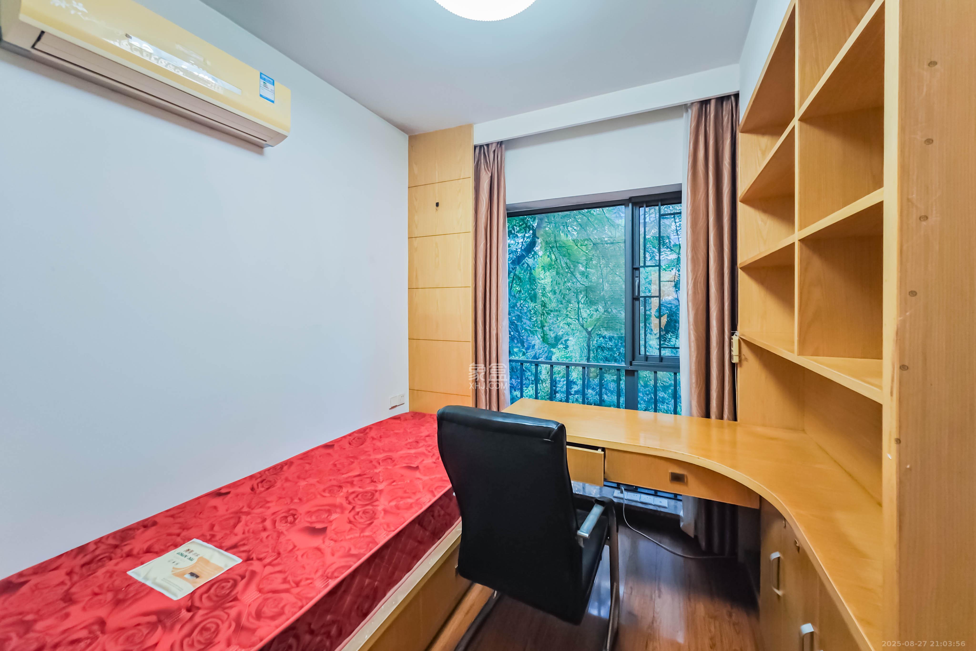 中城丽景香山园 2室2厅1卫 75.0万 中城丽景香山园 2室2厅1卫 75.0万卧室