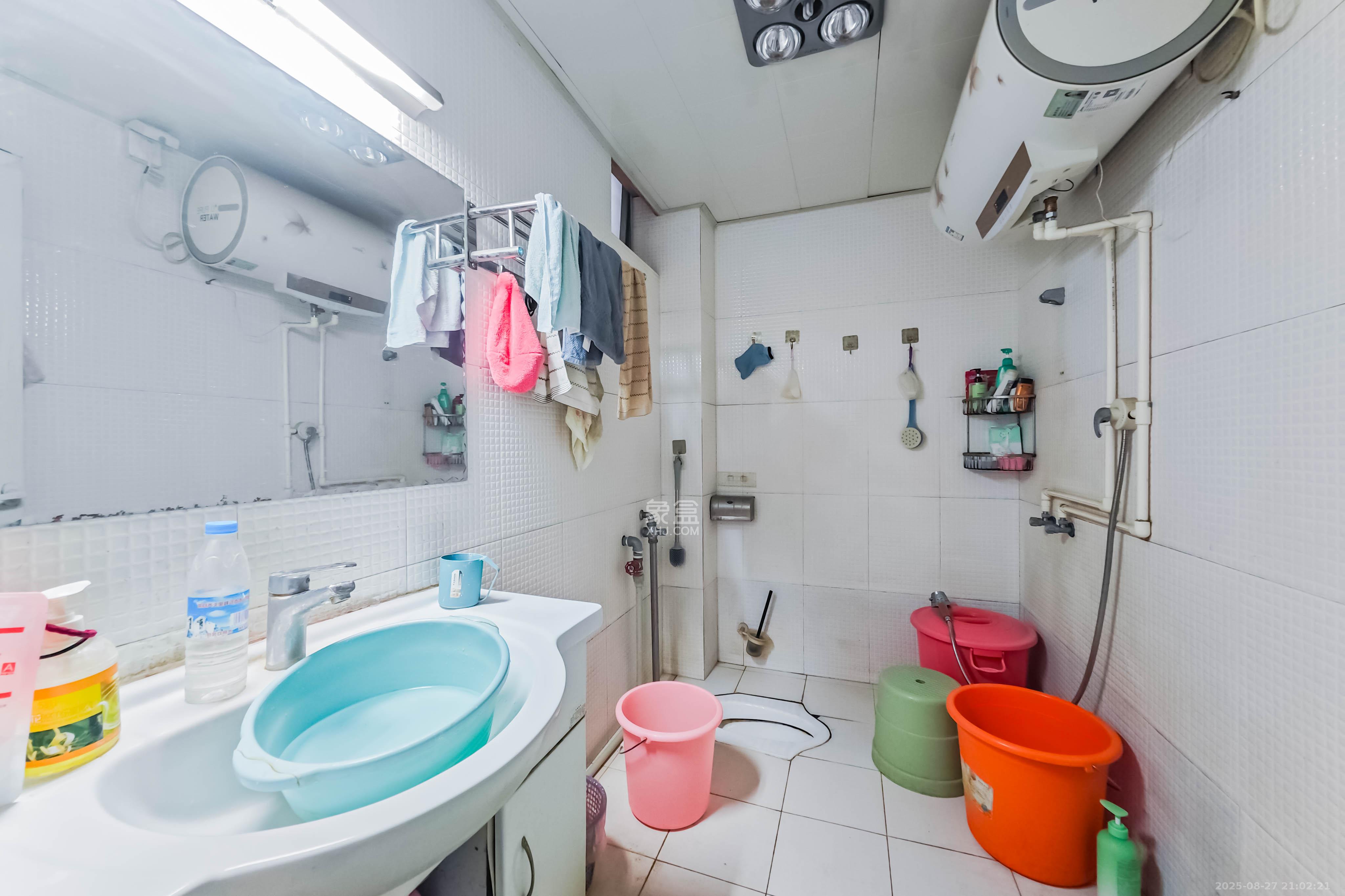 新星小区  5室2厅2卫    65.0万 新星小区  5室2厅2卫    65.0万卫生间