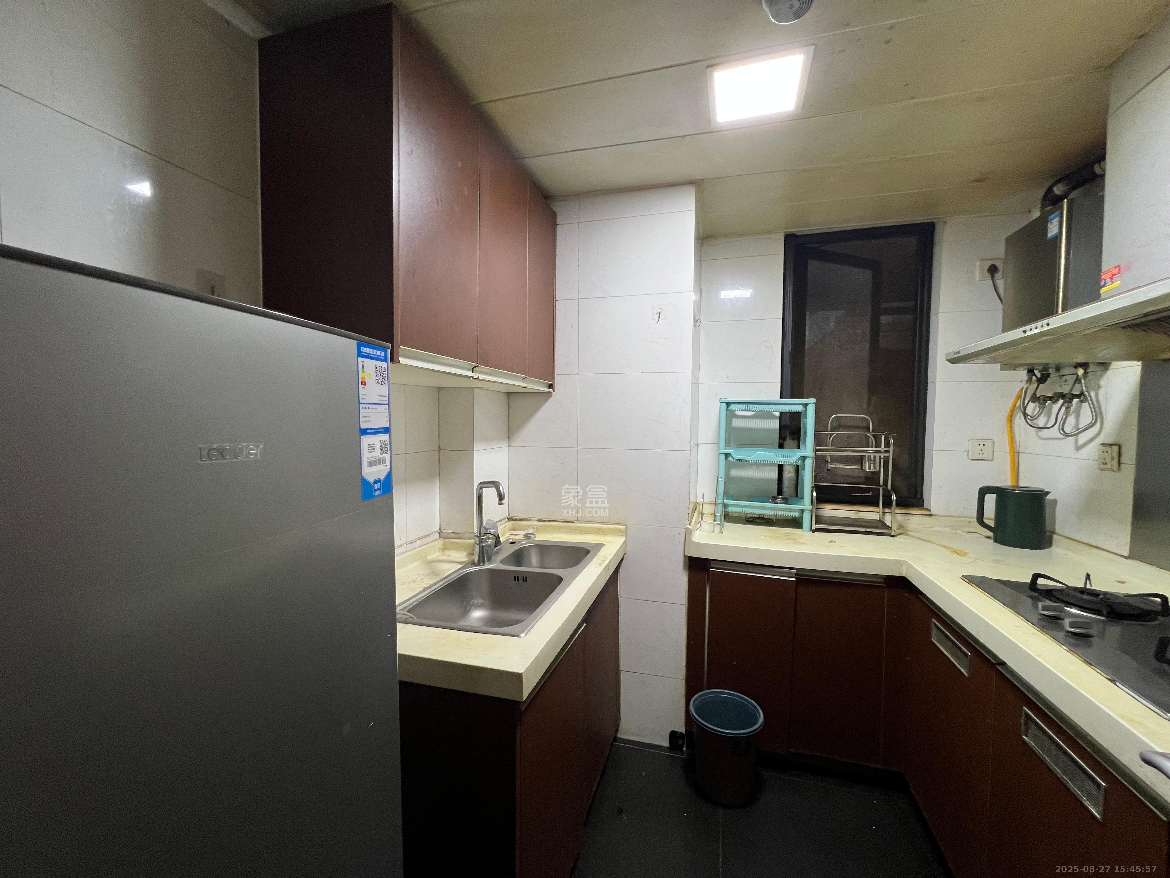 万科金域蓝湾  1室2厅1卫    2500.0元/月 万科金域蓝湾  1室2厅1卫    2500.0元/月室内图