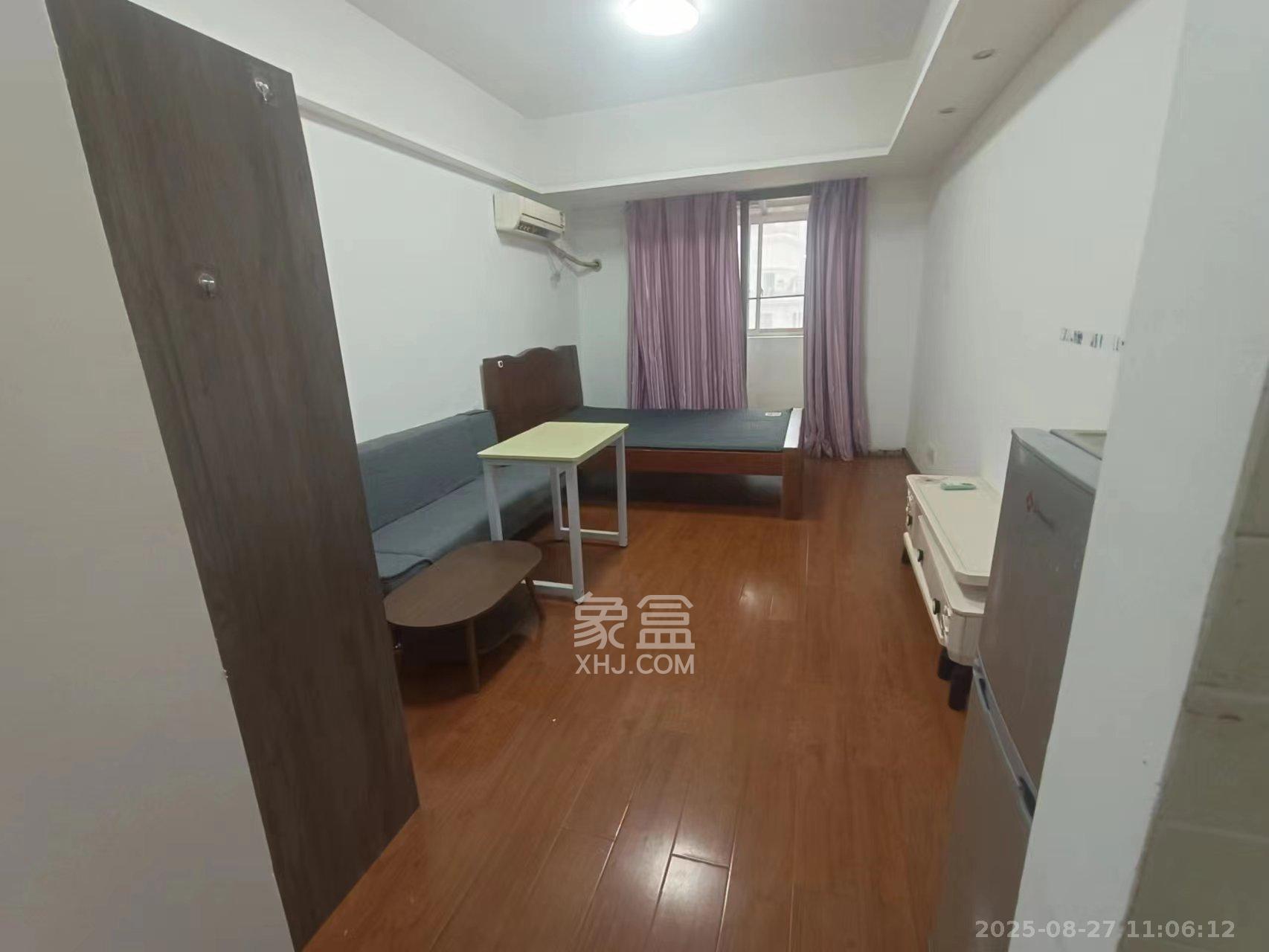 米兰春天  1室1厅1卫    1100.0元/月 米兰春天  1室1厅1卫    1100.0元/月室内图