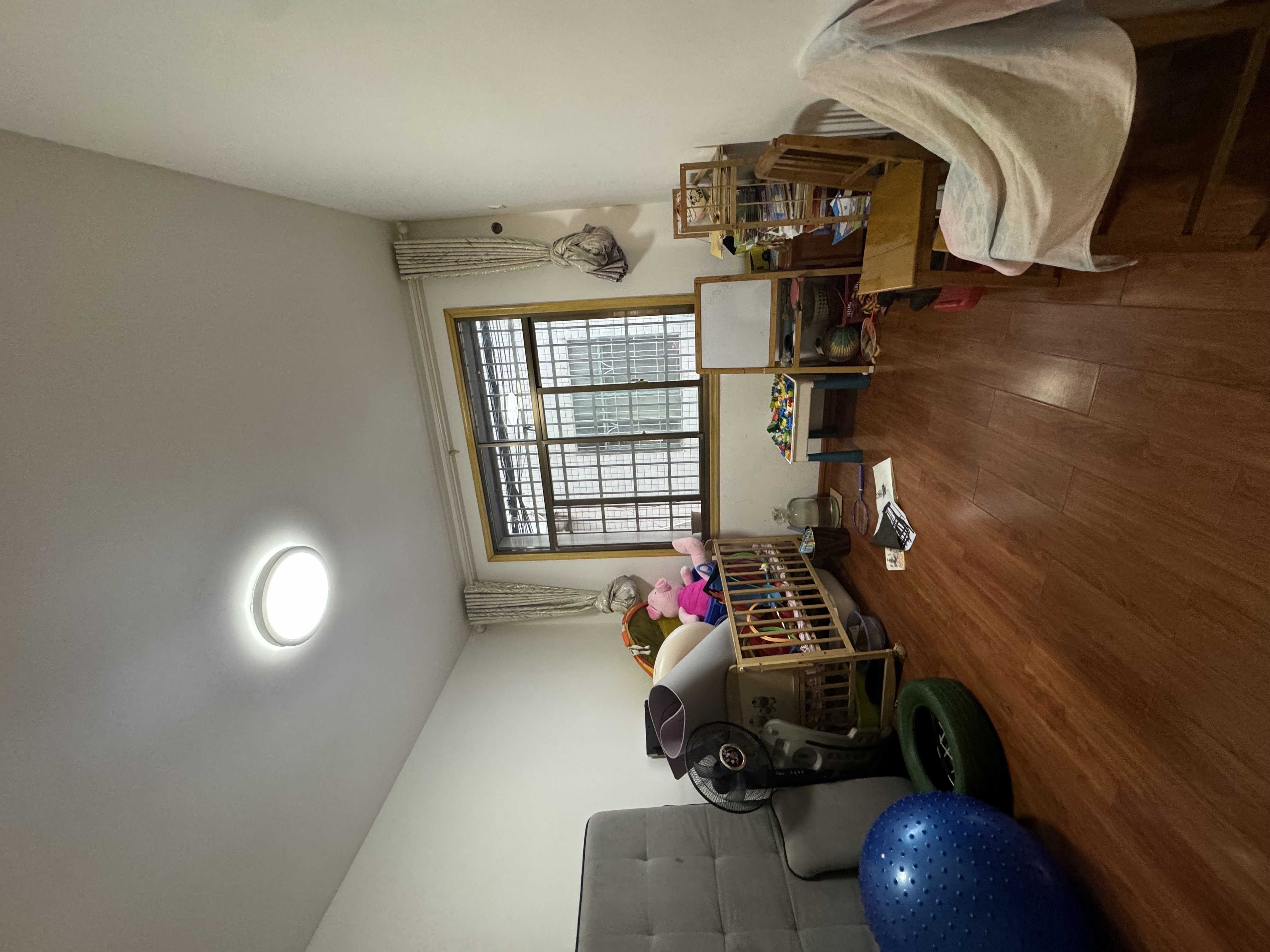 八一橡胶厂(长青中街) 3室2厅1卫 61.8万 八一橡胶厂(长青中街) 3室2厅1卫 61.8万客厅