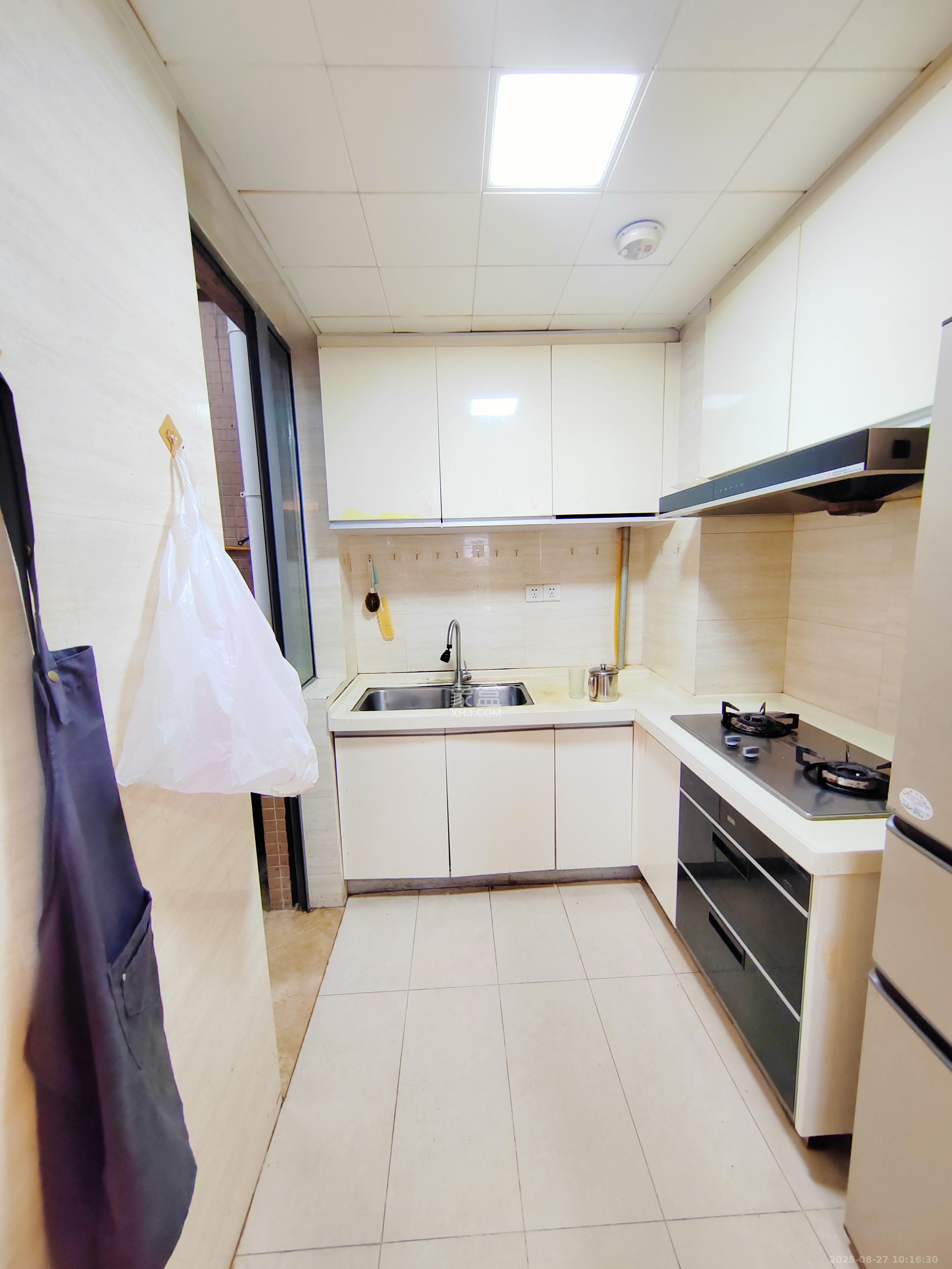 珠江郦城薰衣道  3室2厅1卫    2200.0元/月 珠江郦城薰衣道  3室2厅1卫    2200.0元/月室内图