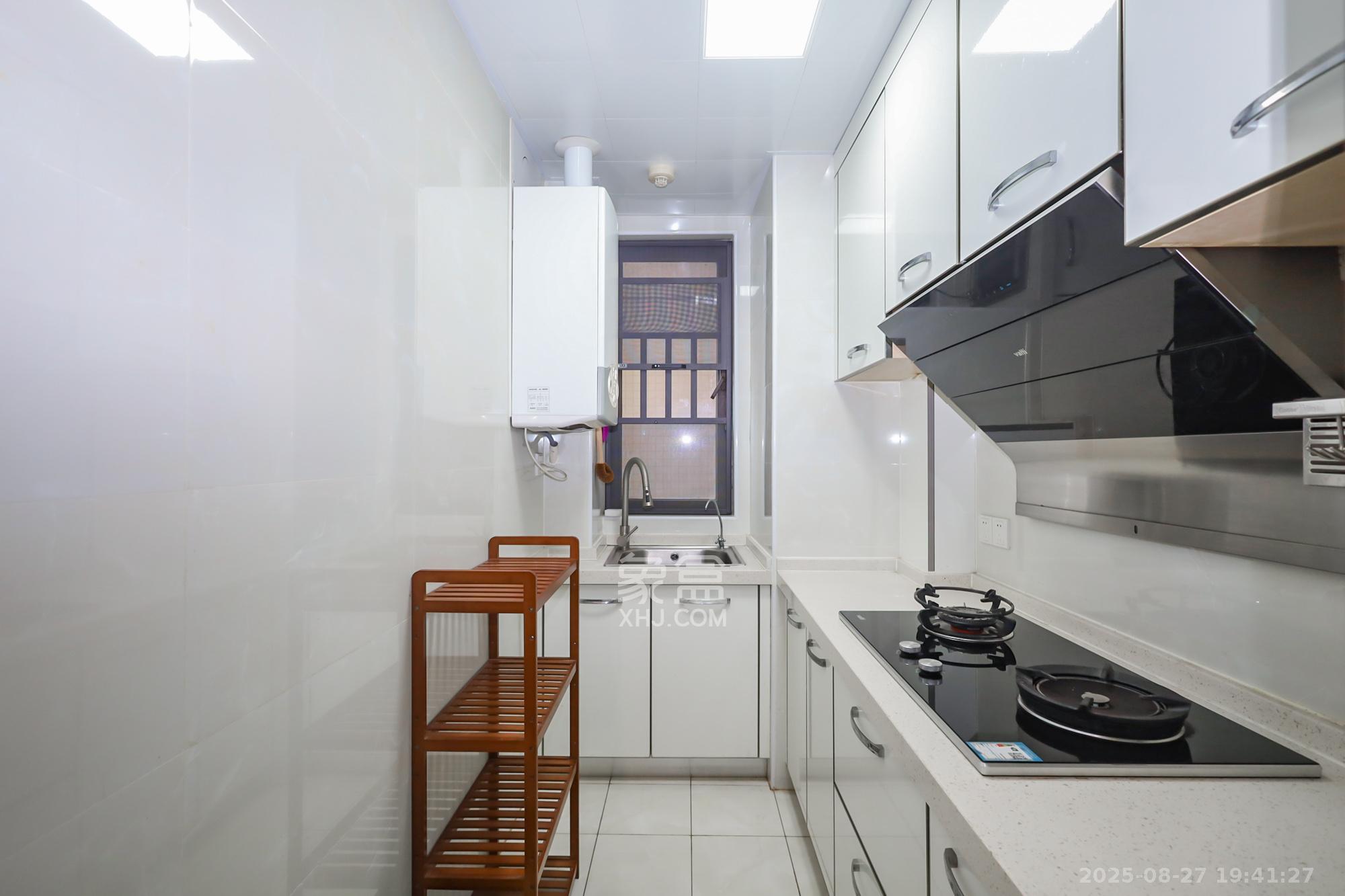 保利西海岸B区  3室2厅1卫    125.0万厨房