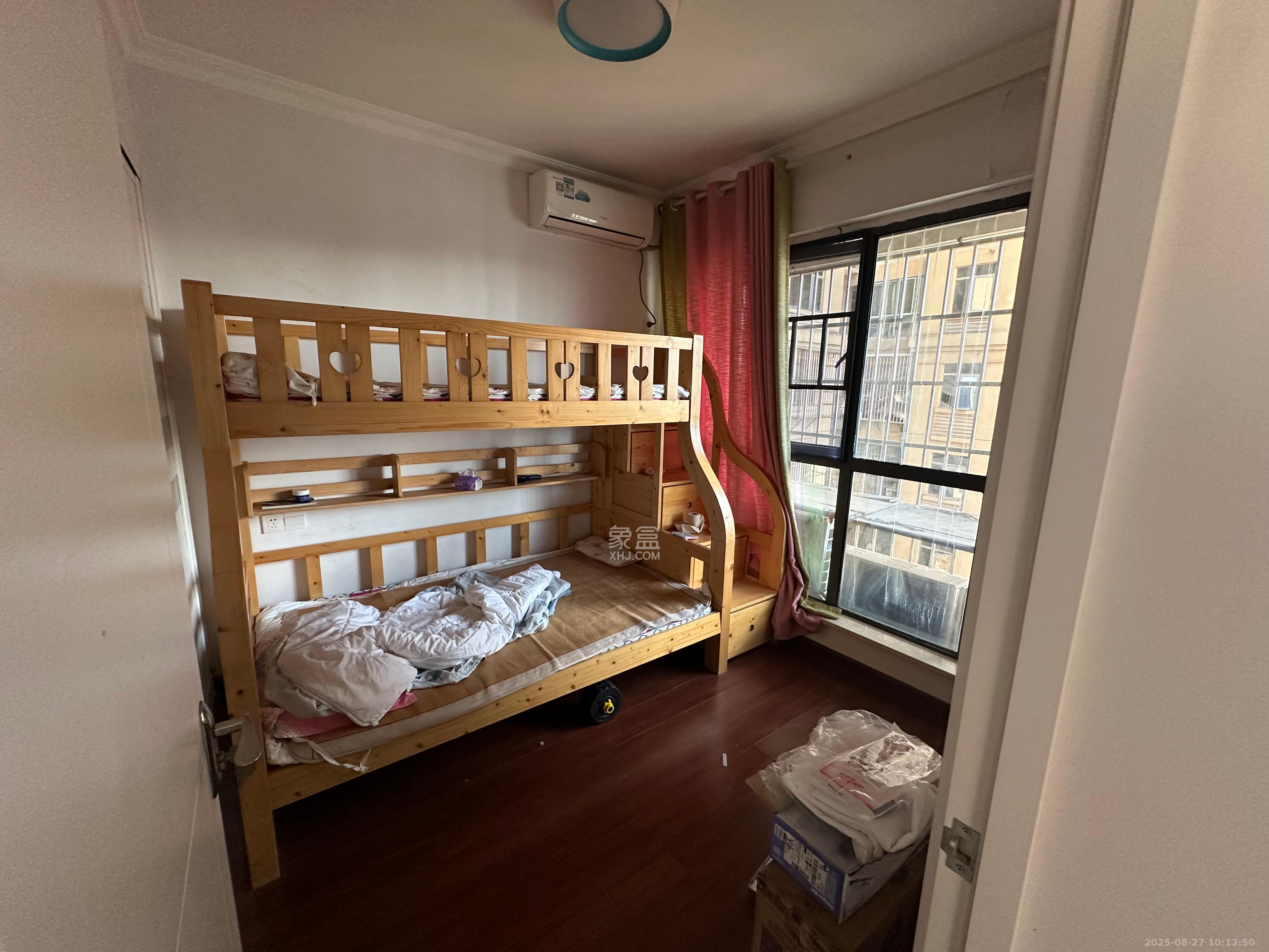 悦湖山  4室1厅1卫    2600.0元/月室内图