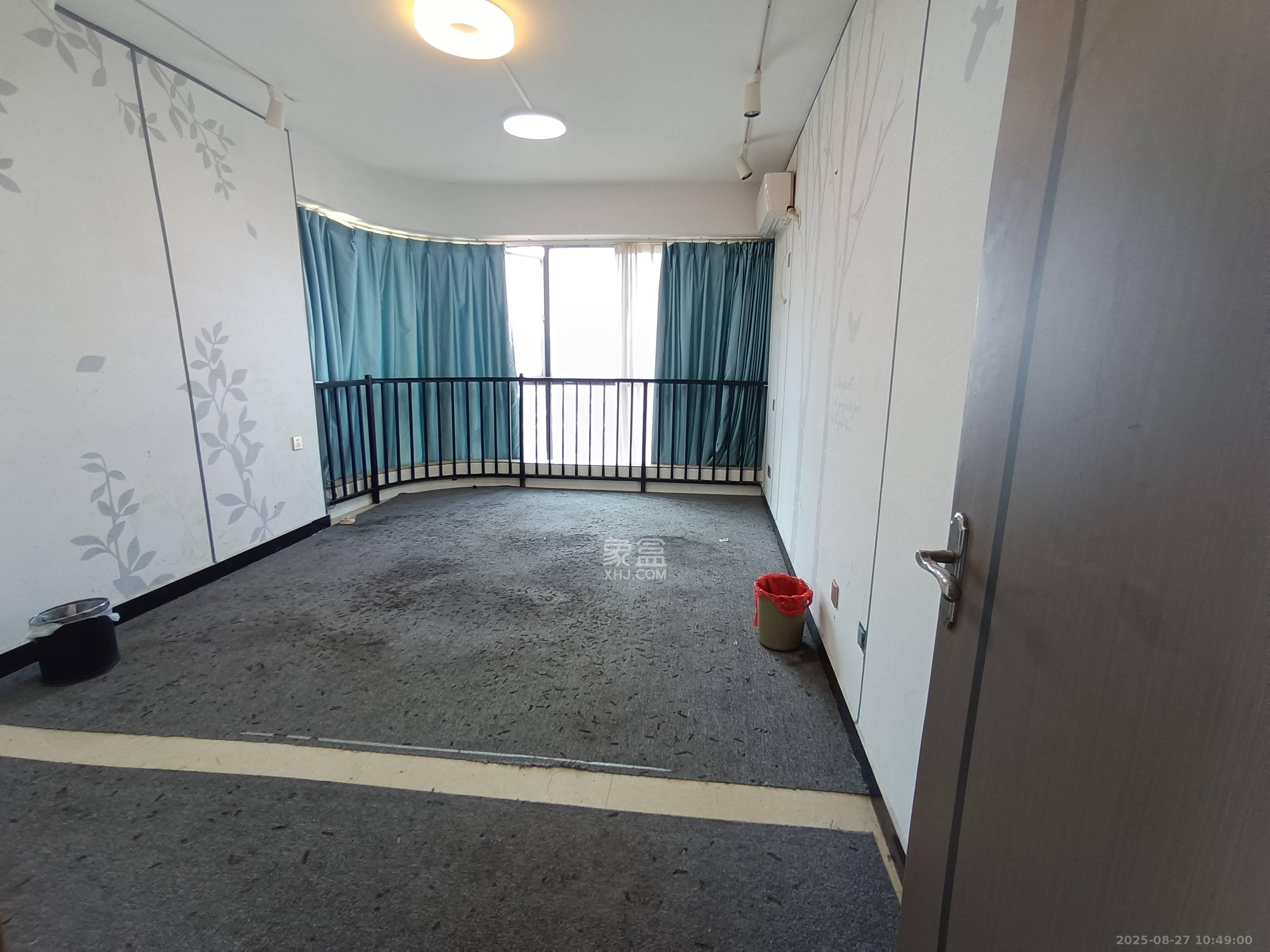 融圣国际  3室1厅2卫   3600.00元/月室内图