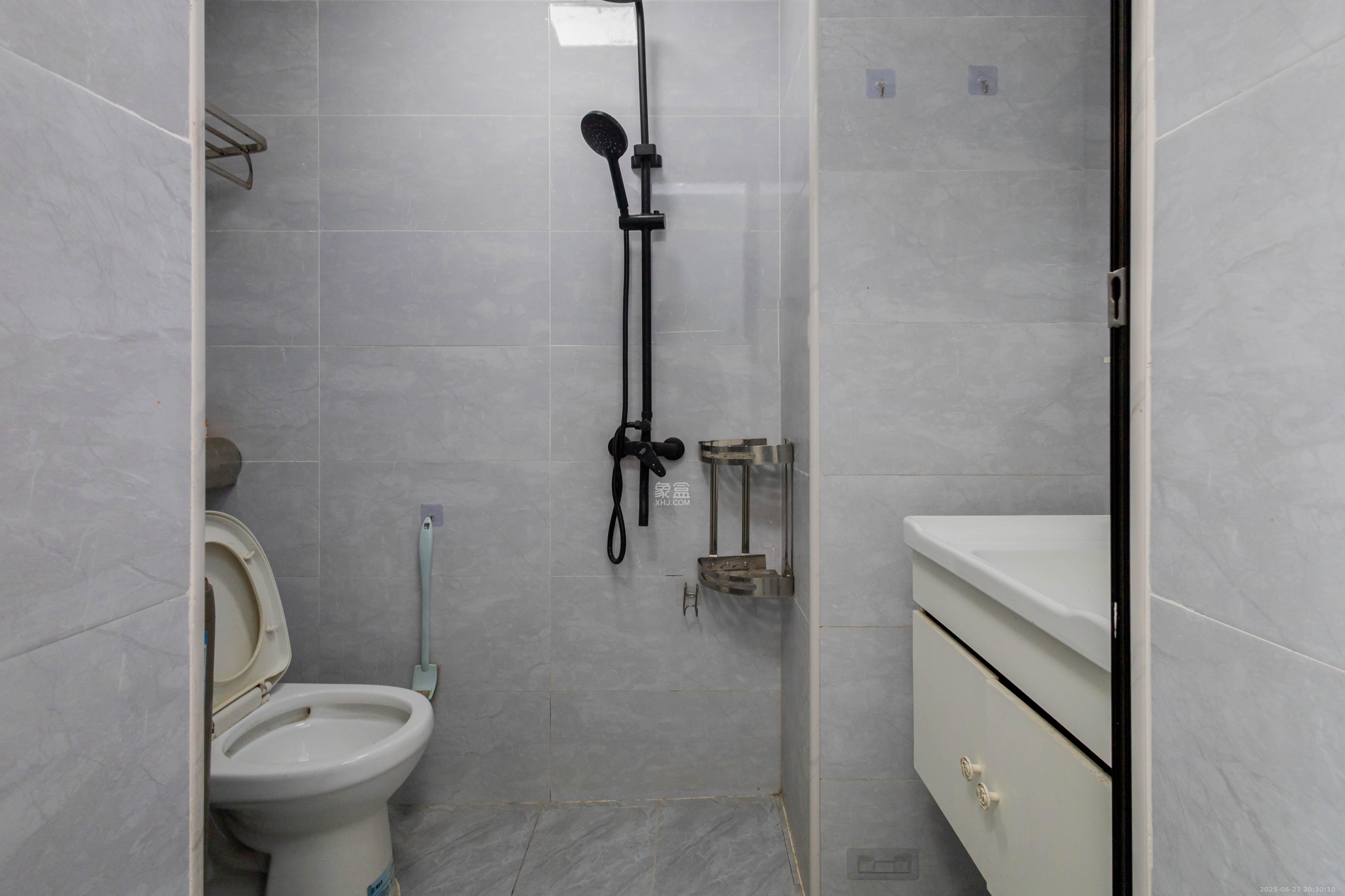 君合新城玺樾  1室1厅1卫    15.0万卫生间