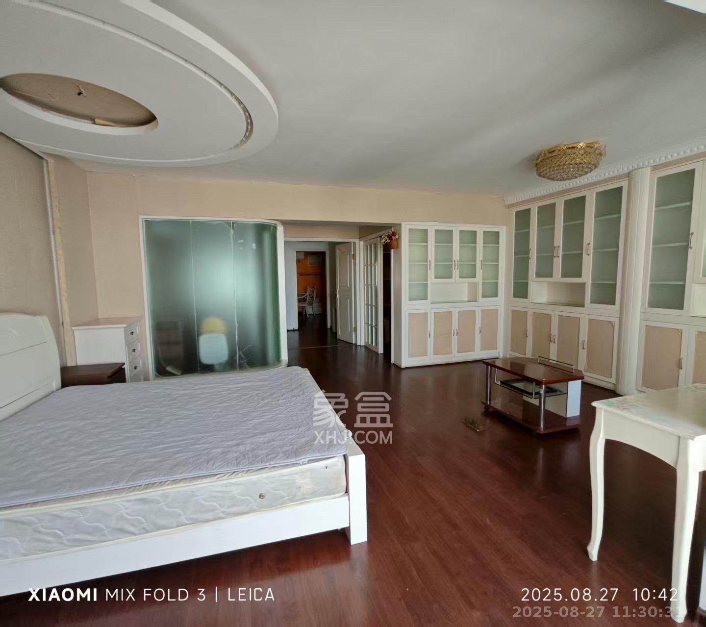 香格里嘉园  3室2厅2卫    4200.0元/月 香格里嘉园  3室2厅2卫    4200.0元/月室内图