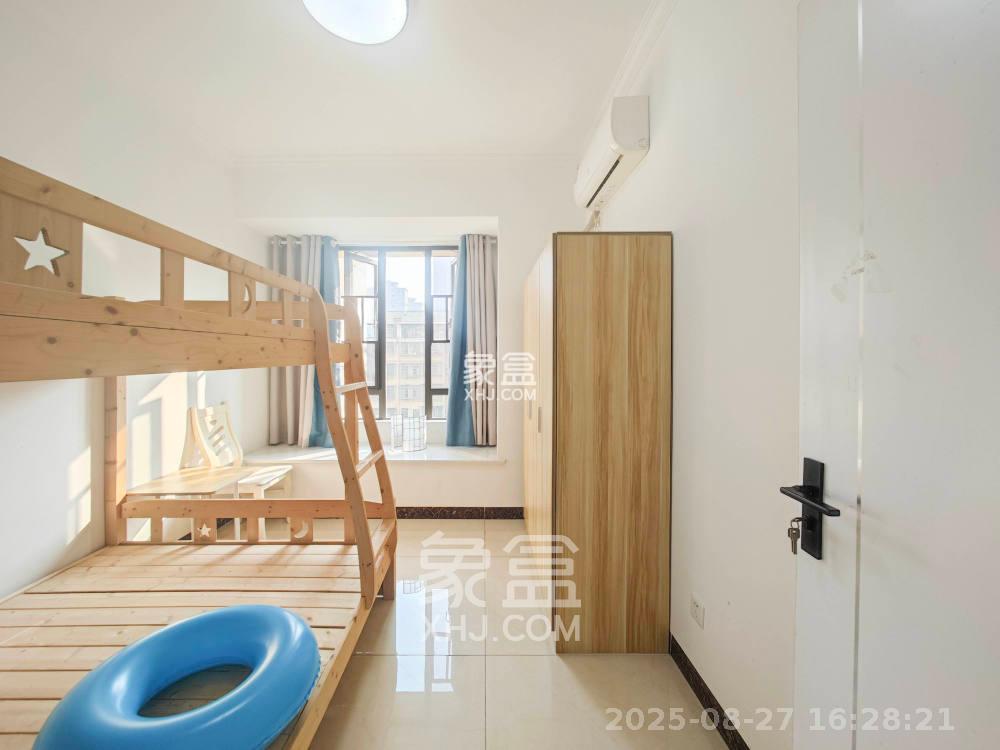 阳光城尚东湾青云苑  3室2厅1卫    2500.0元/月 阳光城尚东湾青云苑  3室2厅1卫    2500.0元/月室内图