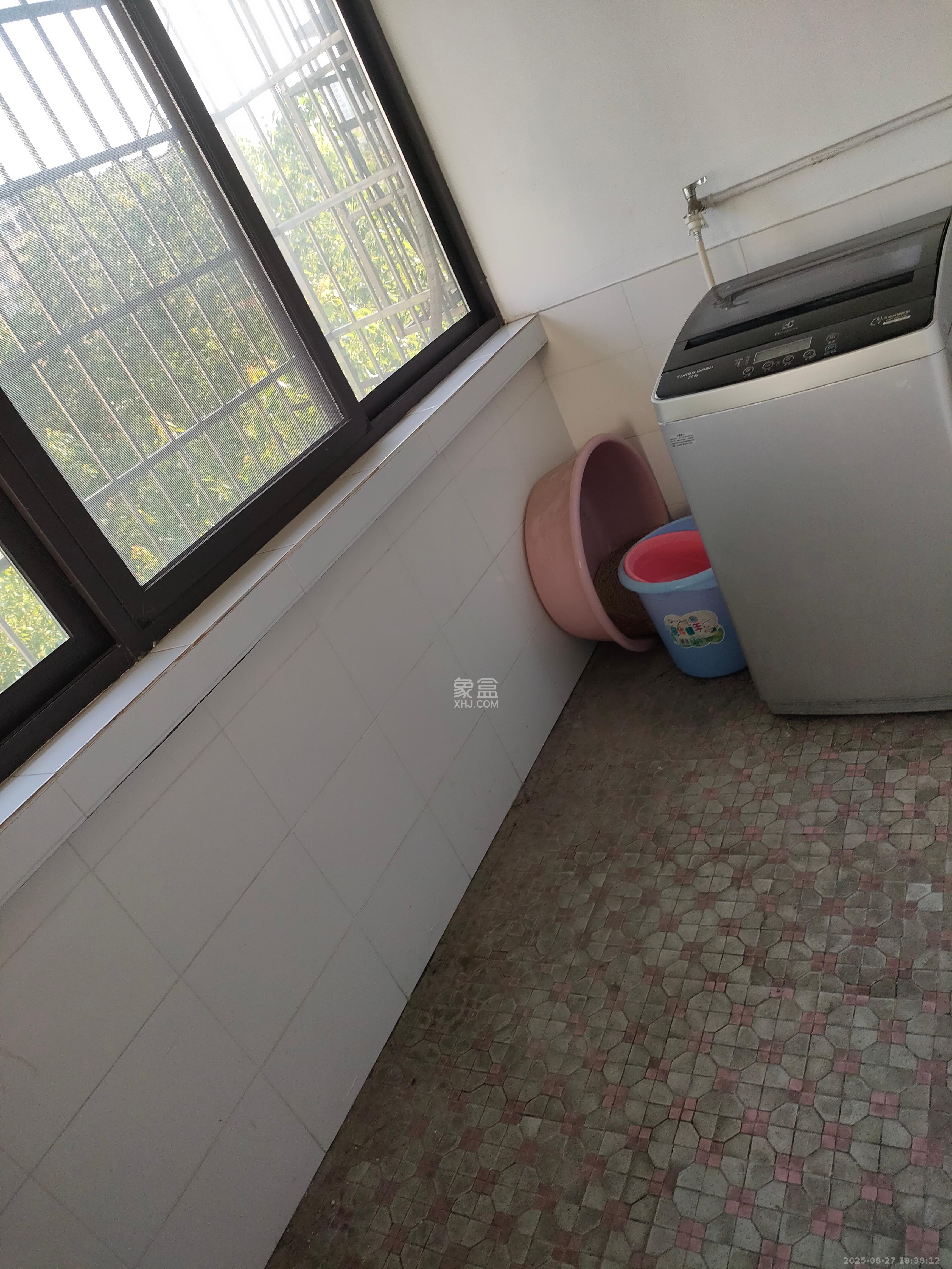 赤岗小区(一二三片) 3室2厅1卫 1500.0元/月 赤岗小区(一二三片) 3室2厅1卫 1500.0元/月室内图