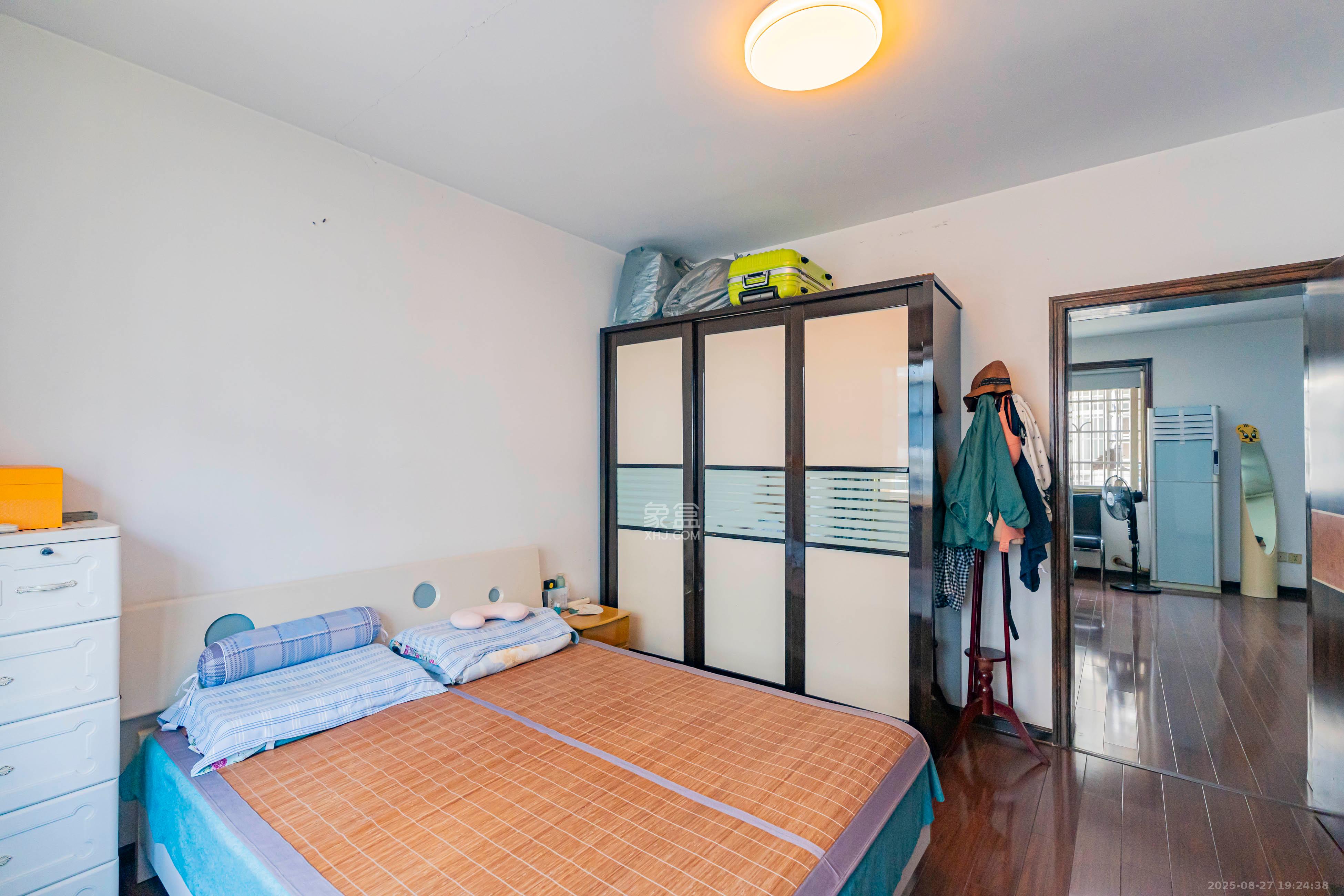 金帆小区 2室2厅1卫 50.0万 金帆小区 2室2厅1卫 50.0万卧室