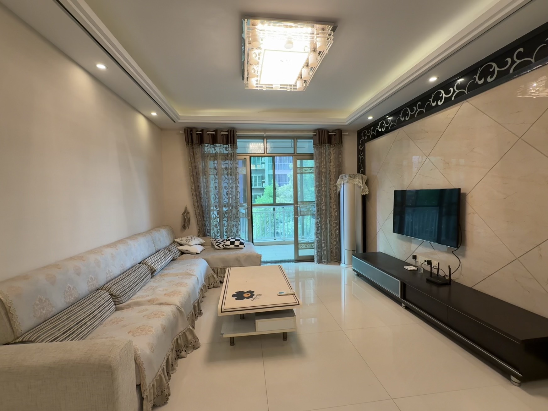 景秀东岸  2室2厅1卫   1600.00元/月室内图