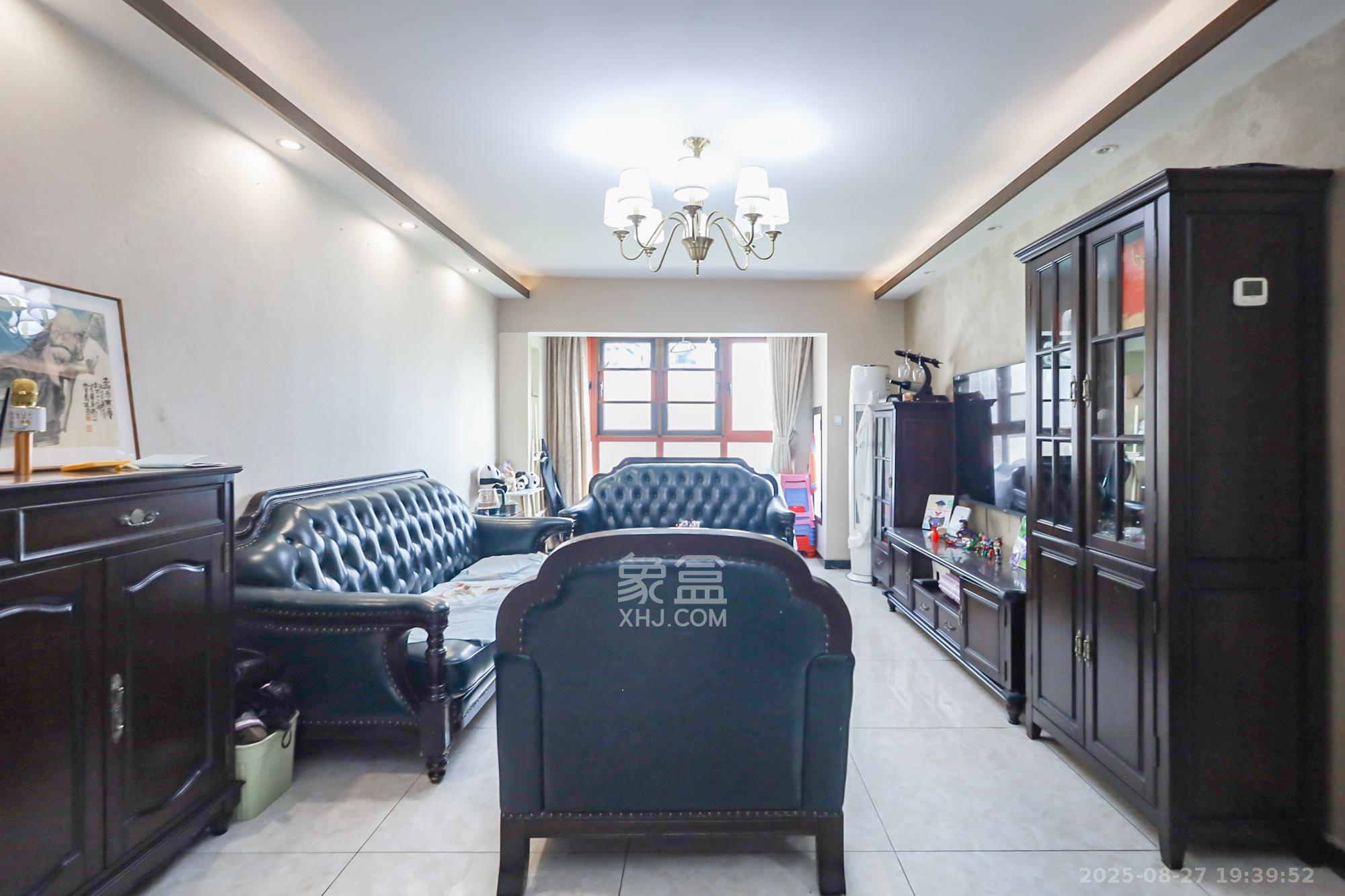 绿地中央广场  3室2厅1卫    145.0万 绿地中央广场  3室2厅1卫    145.0万