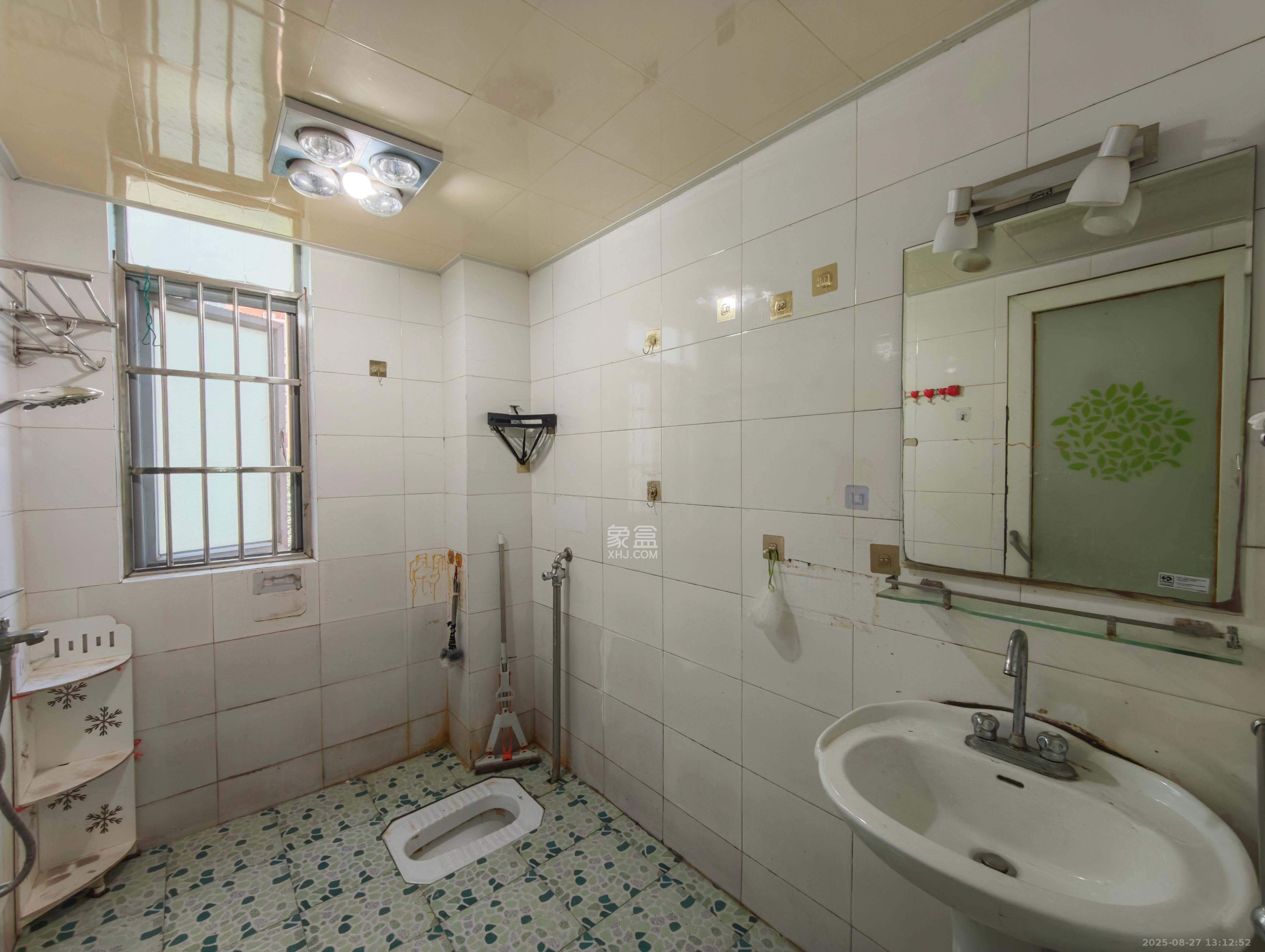 新城新世界一二三期 2室1厅1卫 2000.0元/月 新城新世界一二三期 2室1厅1卫 2000.0元/月室内图