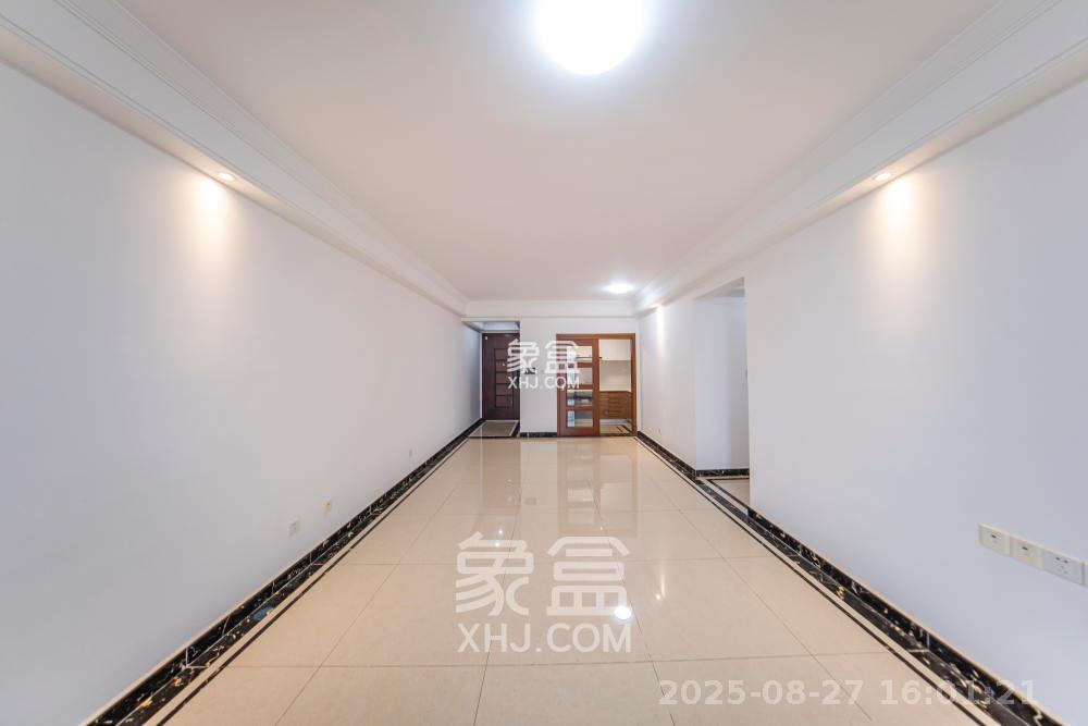 中海国际五期  3室2厅2卫    2100.0元/月 中海国际五期  3室2厅2卫    2100.0元/月室内图