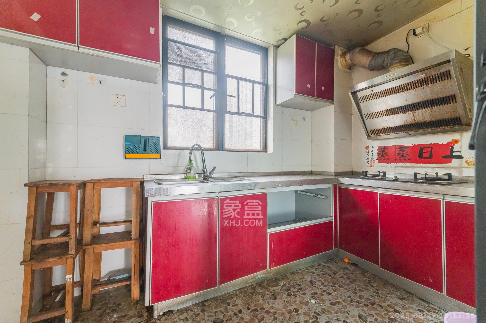 鹏基诺亚山林  3室2厅2卫    91.8万 鹏基诺亚山林  3室2厅2卫    91.8万厨房