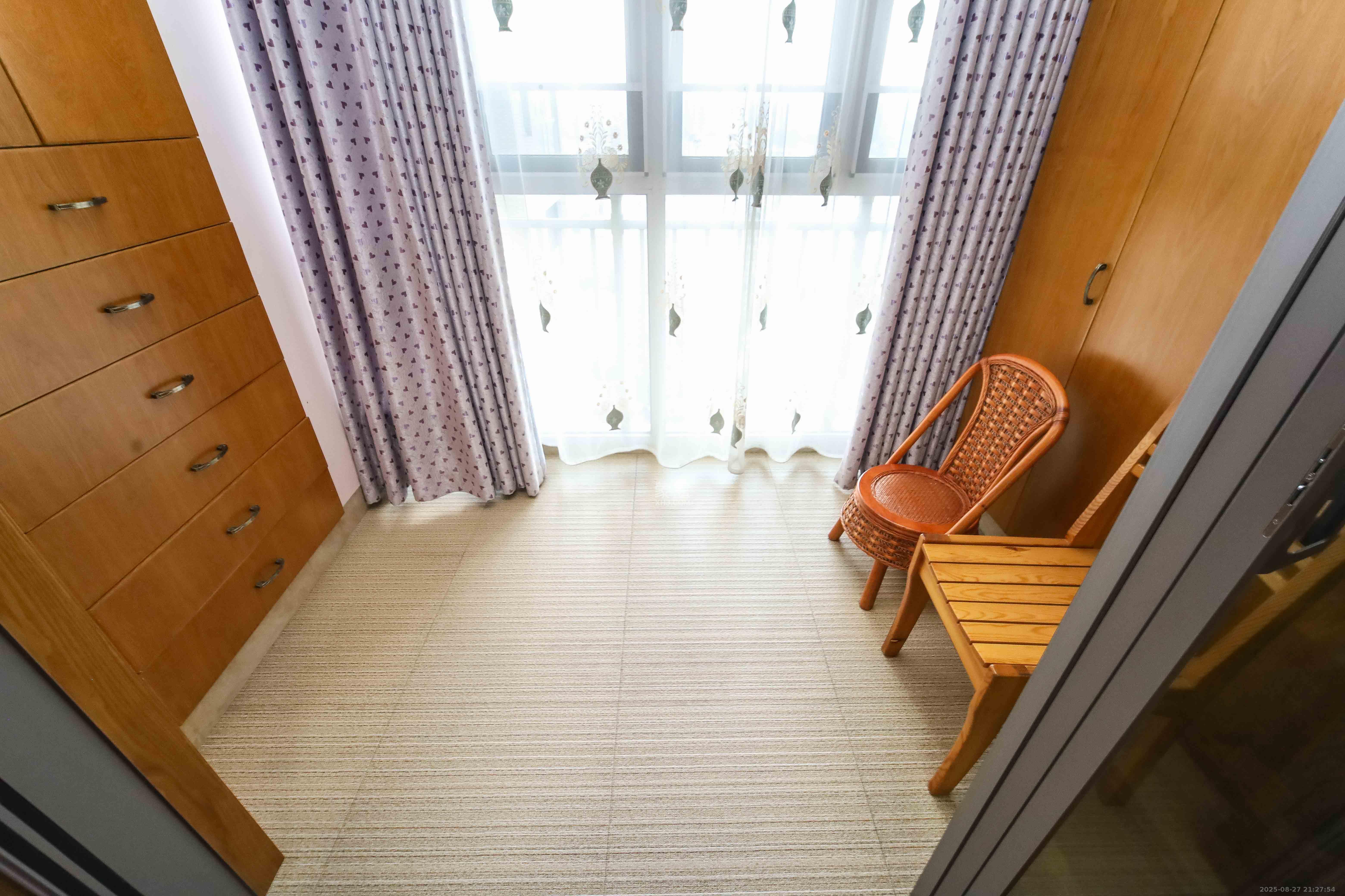 崇文阁(省教育厅宿舍) 4室2厅2卫 130.0万 崇文阁(省教育厅宿舍) 4室2厅2卫 130.0万阳台