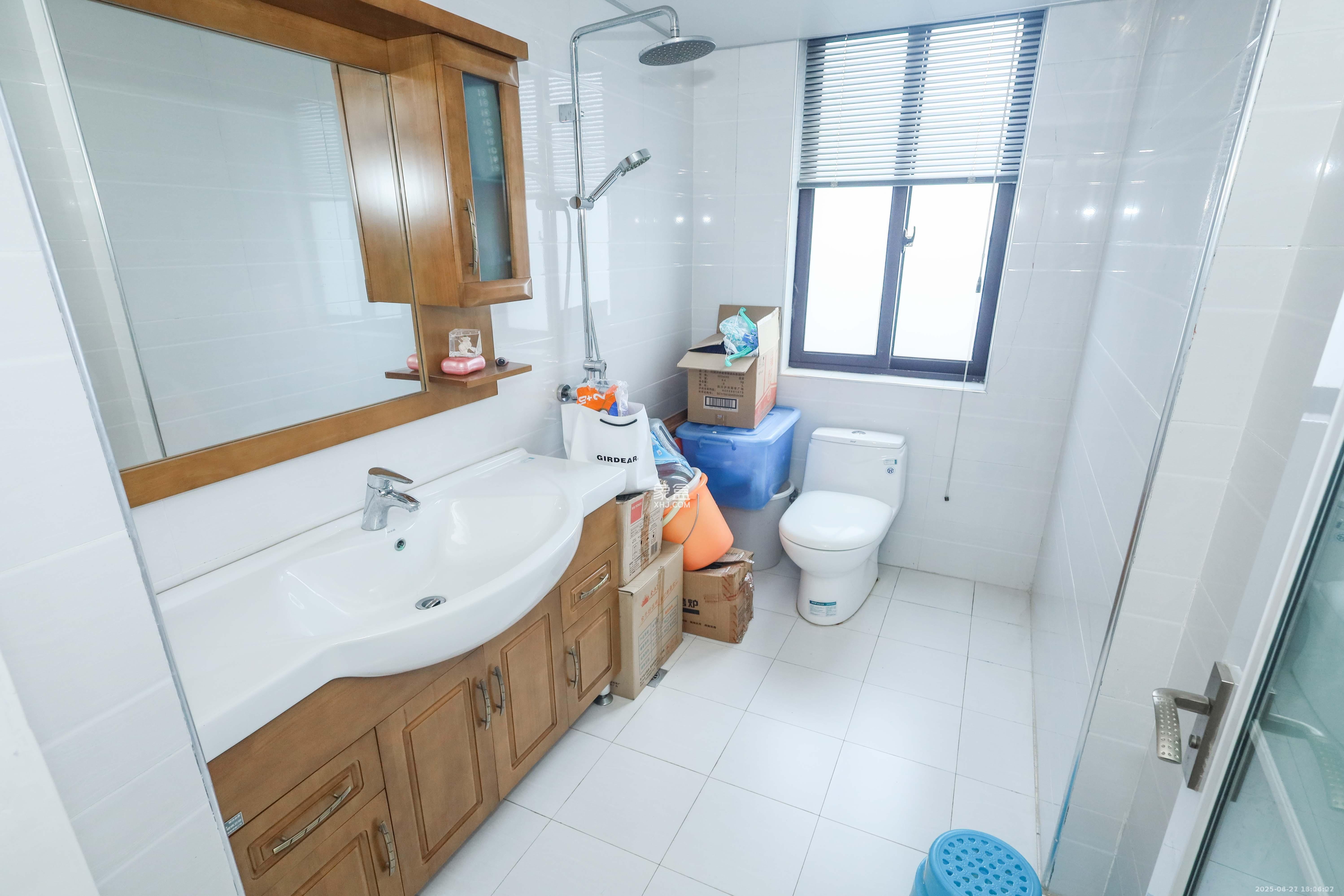 保利麓谷林语E区  1室2厅2卫    2500.0元/月室内图