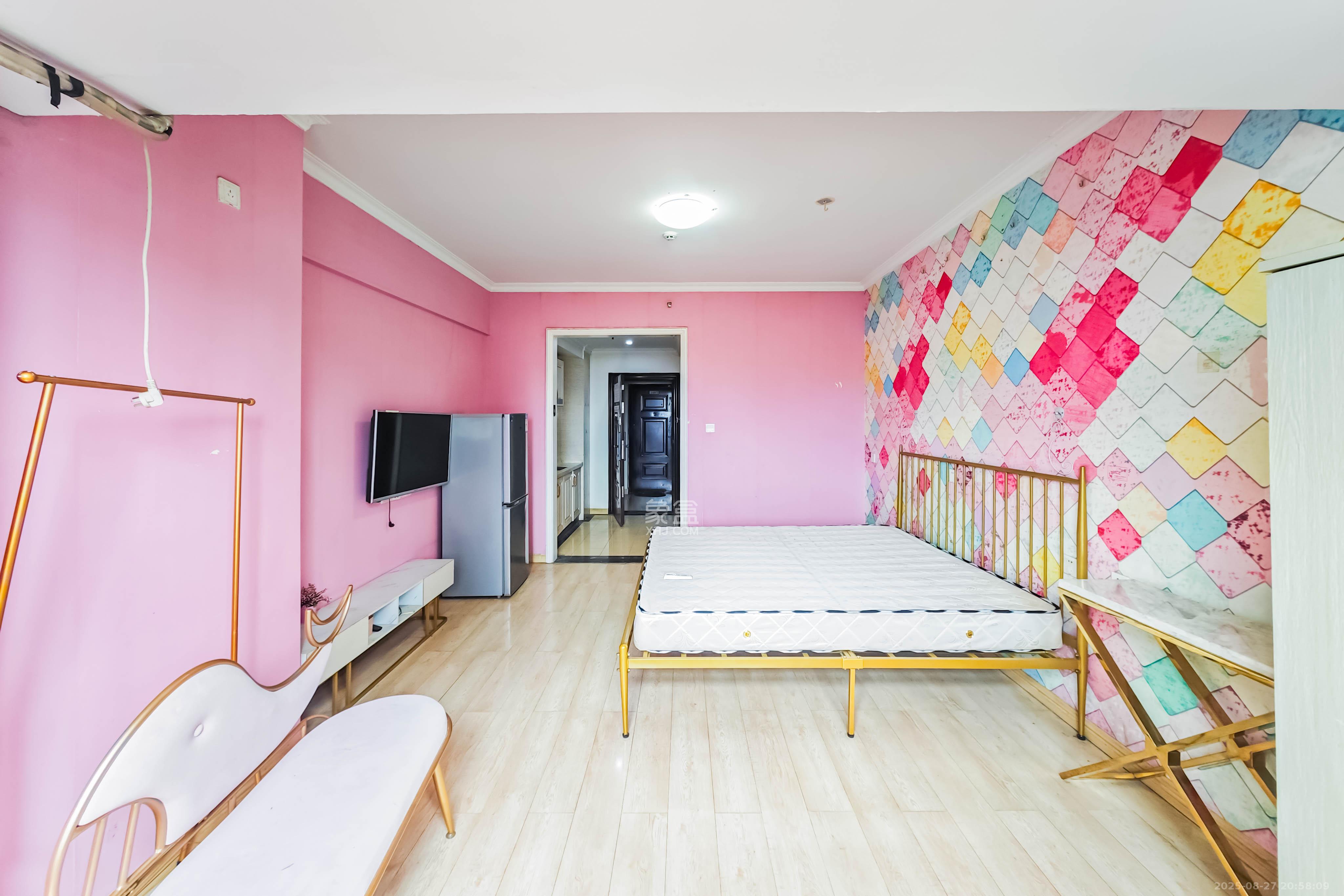 五江天街北区  1室1厅1卫    26.8万 五江天街北区  1室1厅1卫    26.8万客厅