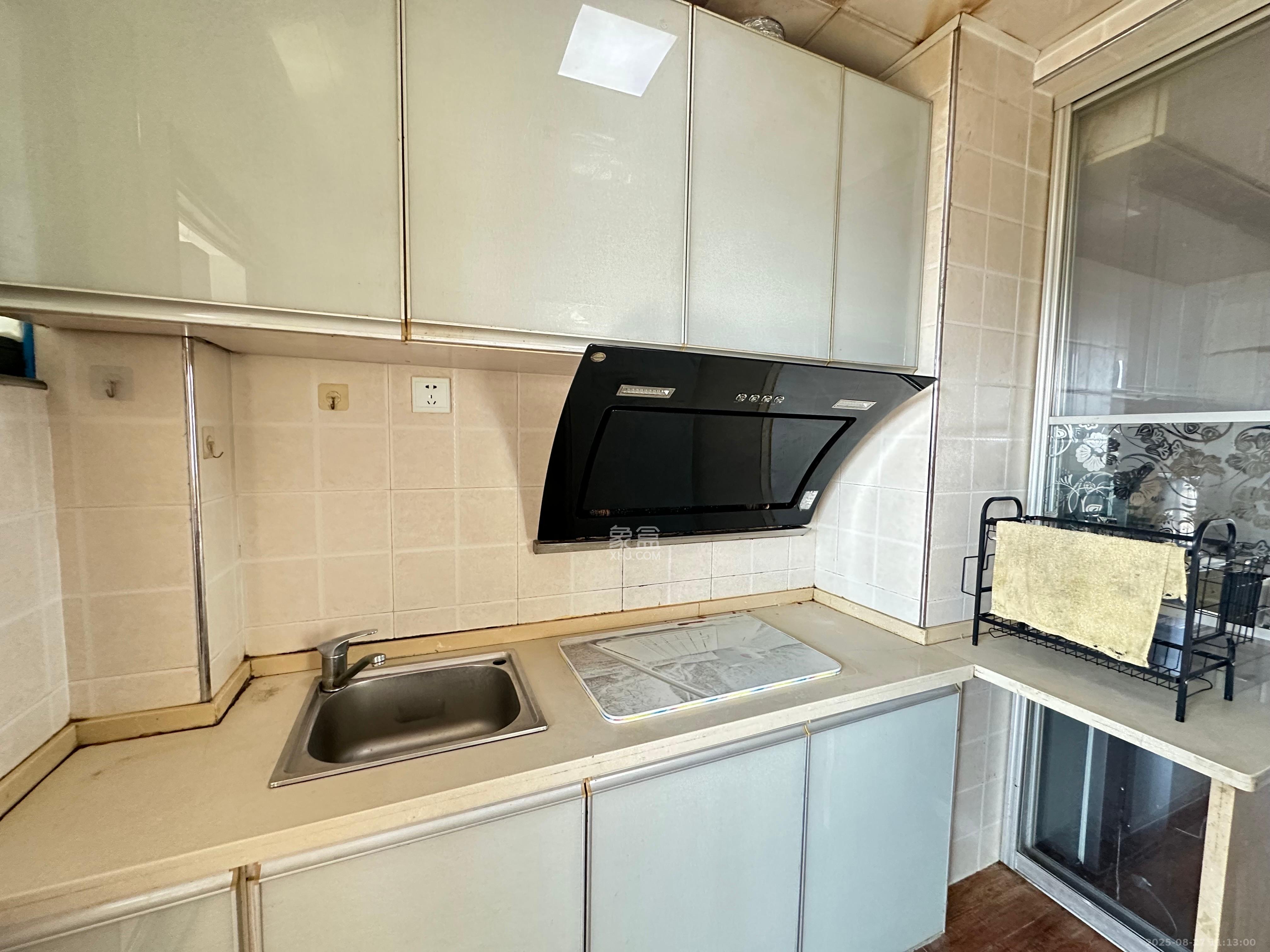 剑桥名门  1室1厅1卫    1400.0元/月室内图