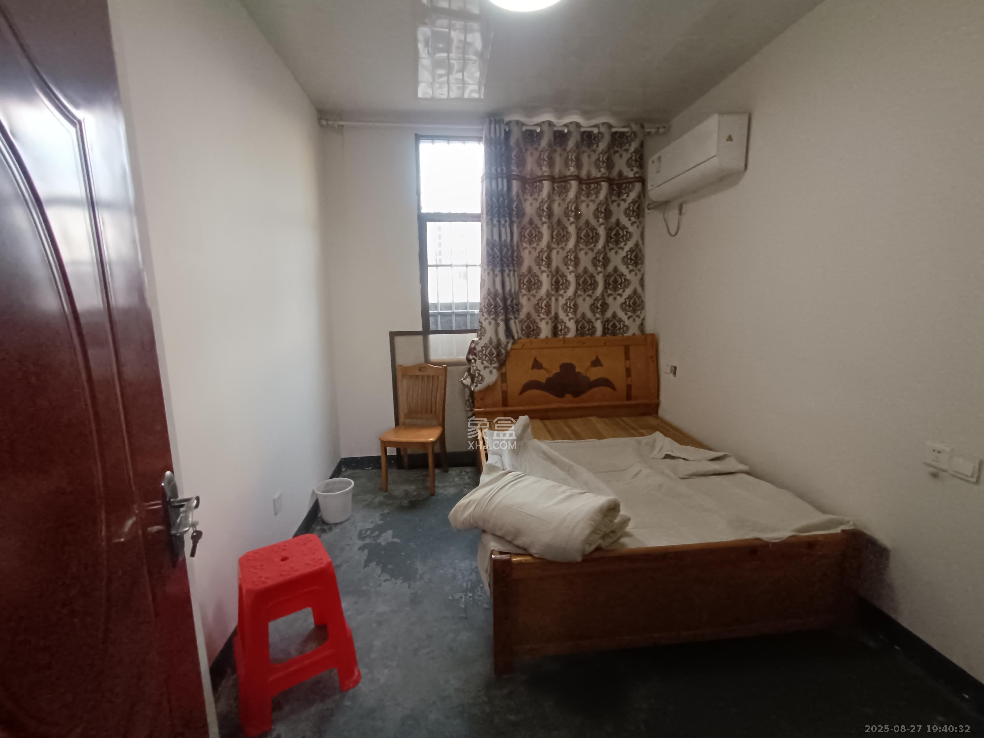 岳华嘉园  1室0厅0卫    1500.0元/月室内图